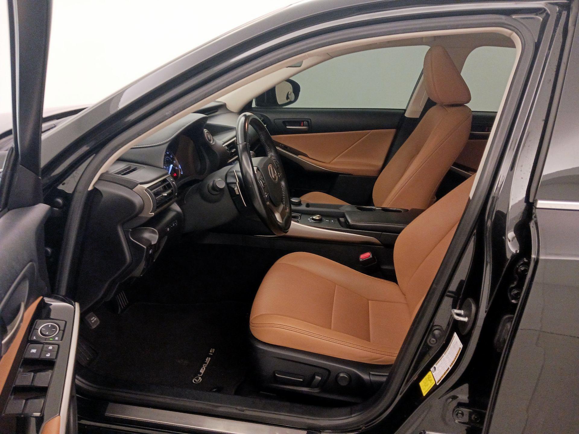 Thumbnail: 2020 Lexus IS - 11