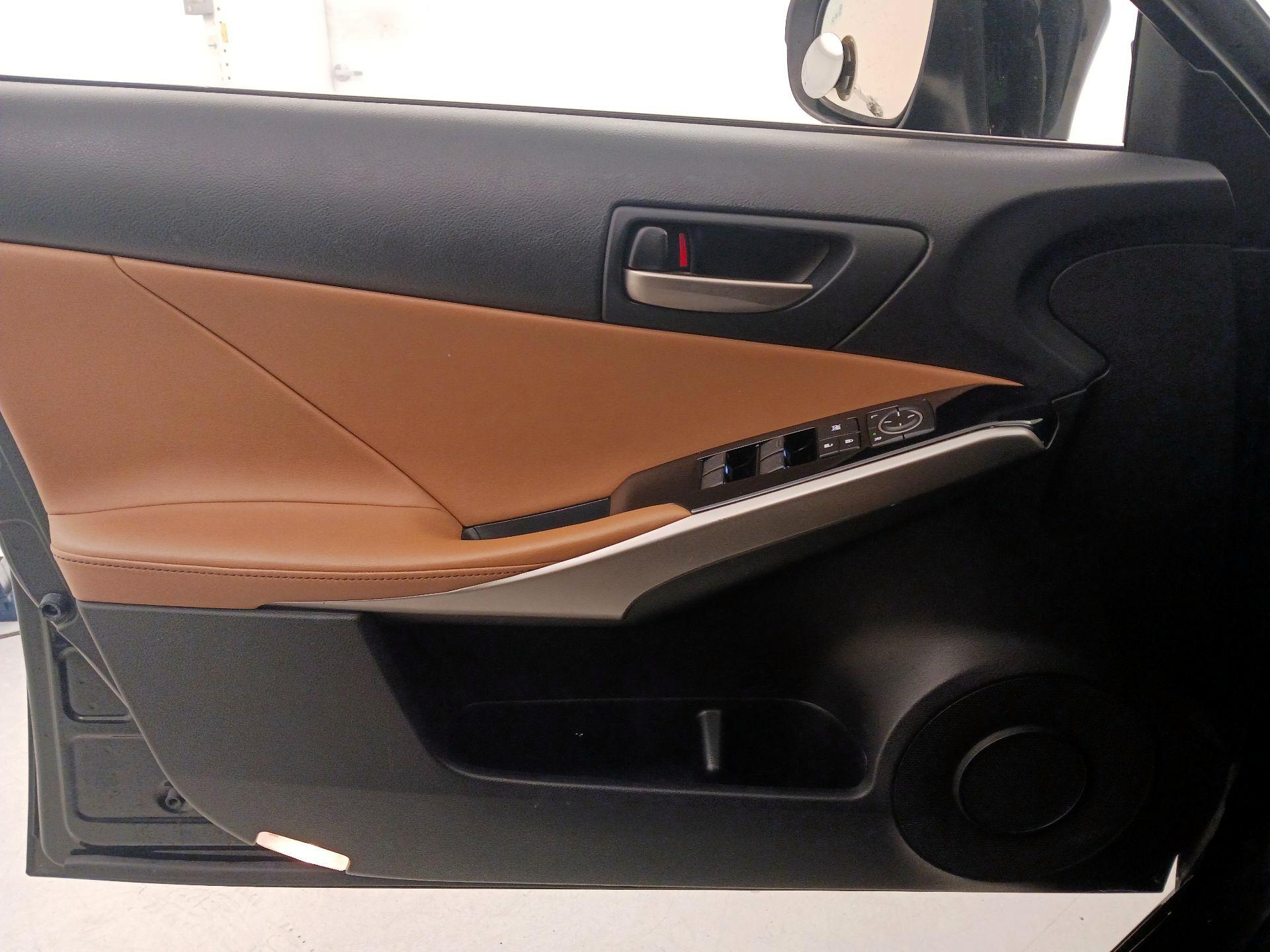 Thumbnail: 2020 Lexus IS - 12