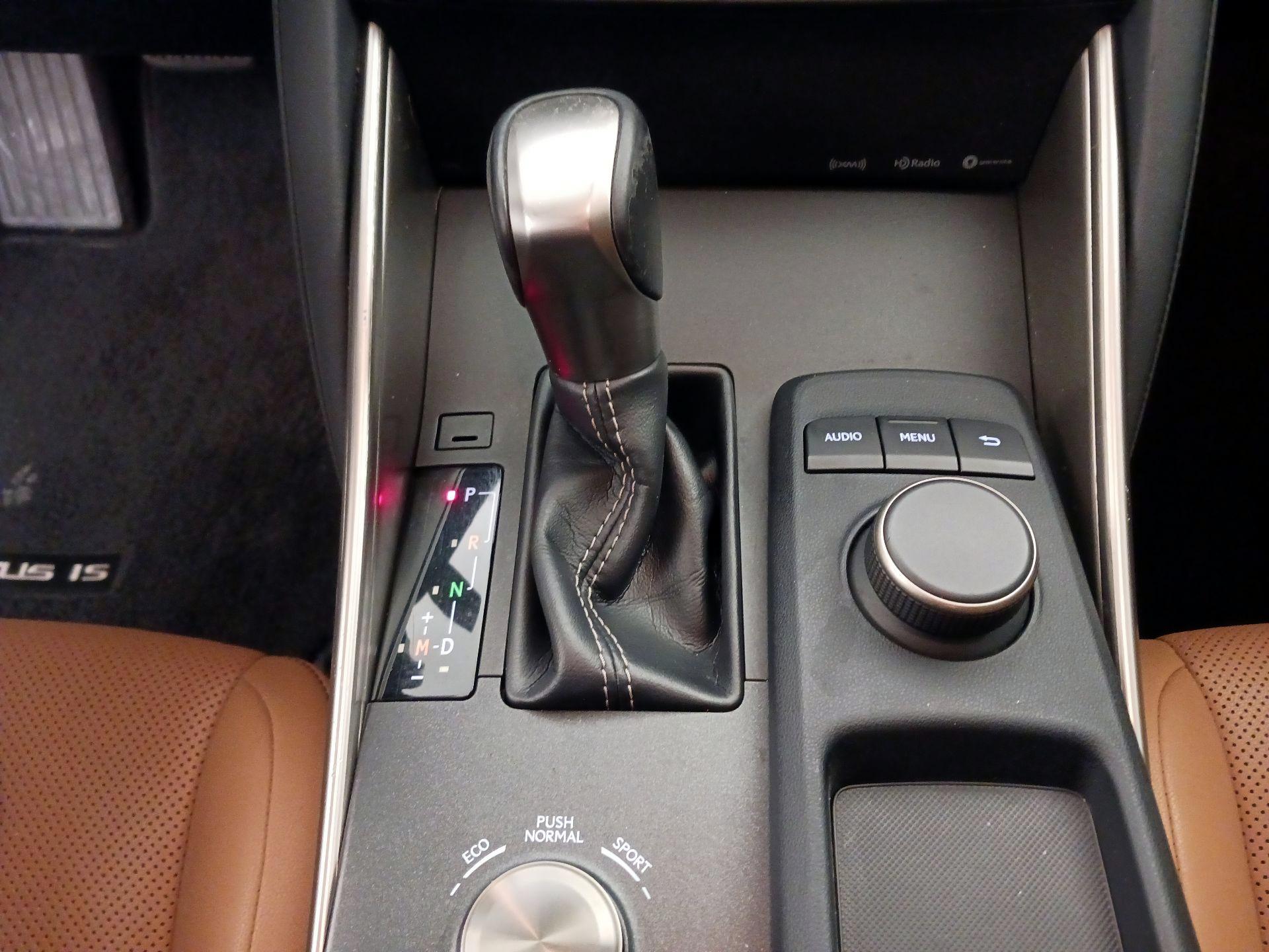 Thumbnail: 2020 Lexus IS - 17