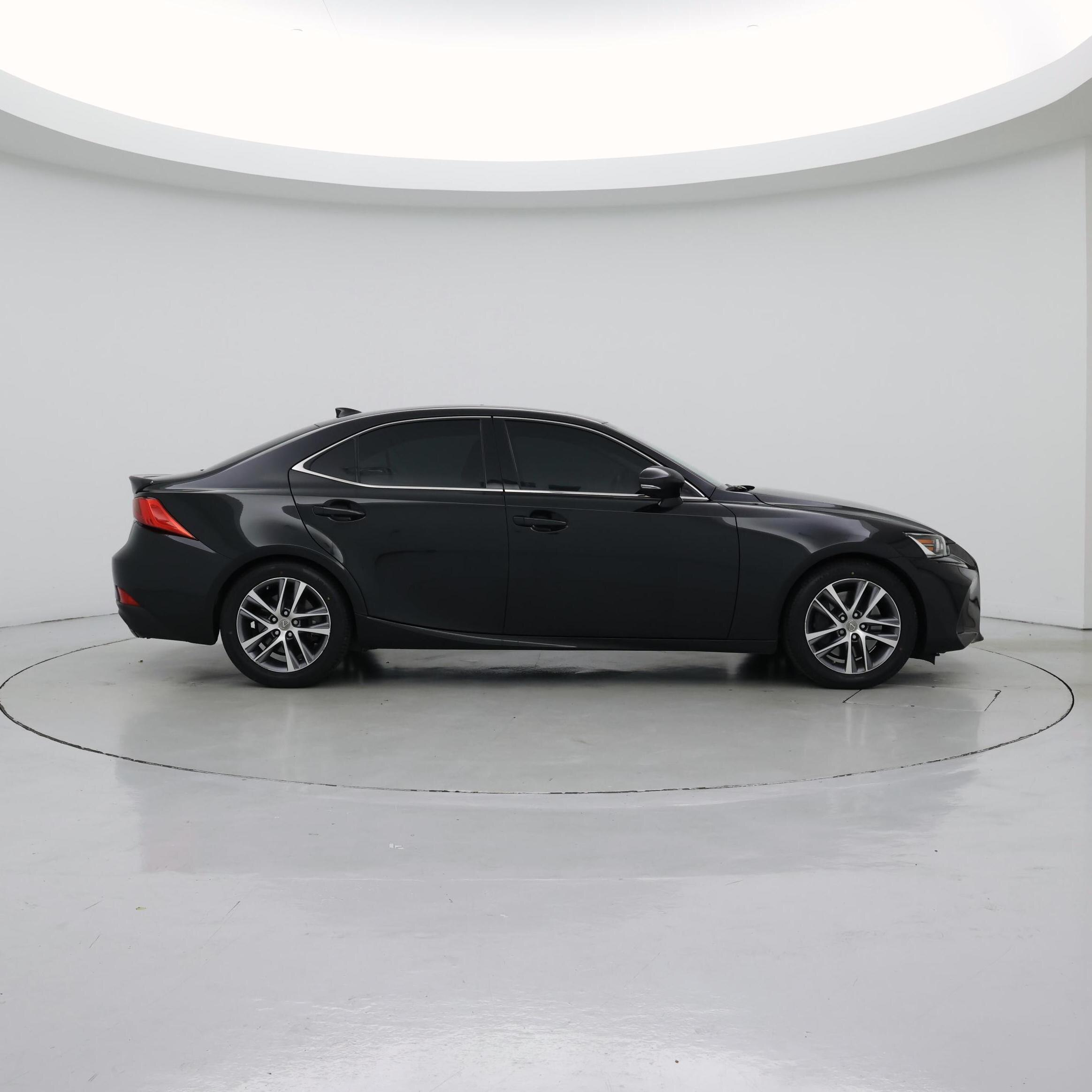 Thumbnail: 2020 Lexus IS - 7