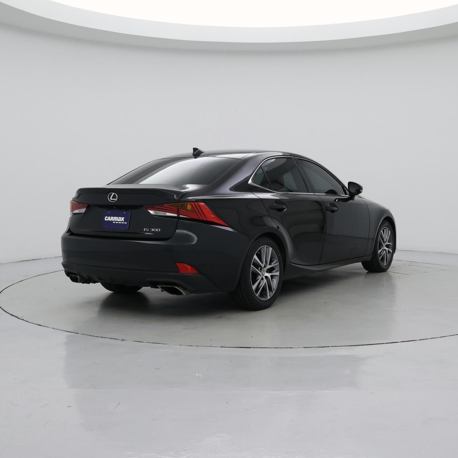 Thumbnail: 2020 Lexus IS - 8