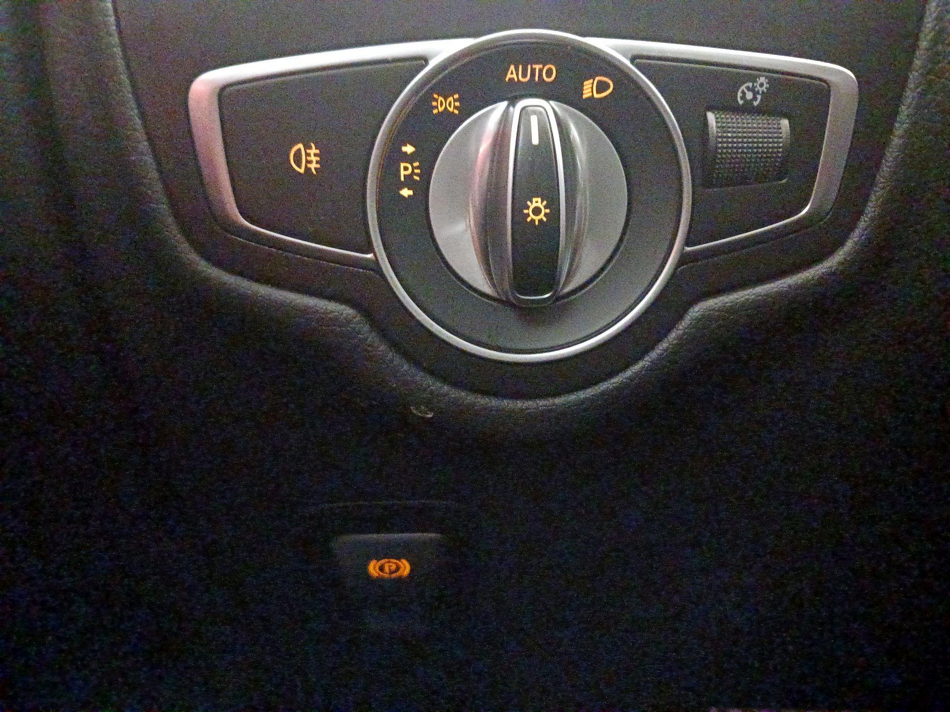 Thumbnail: 2021 Mercedes-Benz GLC - 13