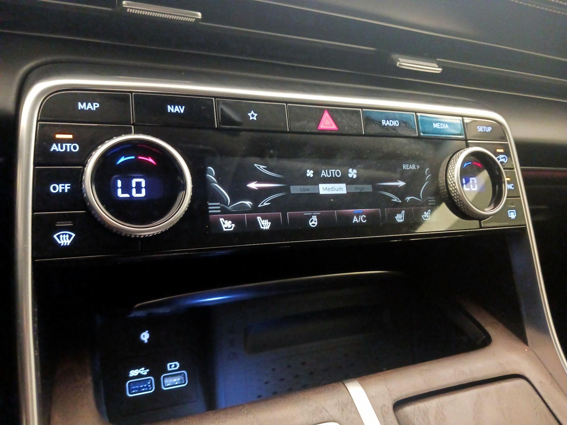 Thumbnail: 2024 Genesis GV80 - 17