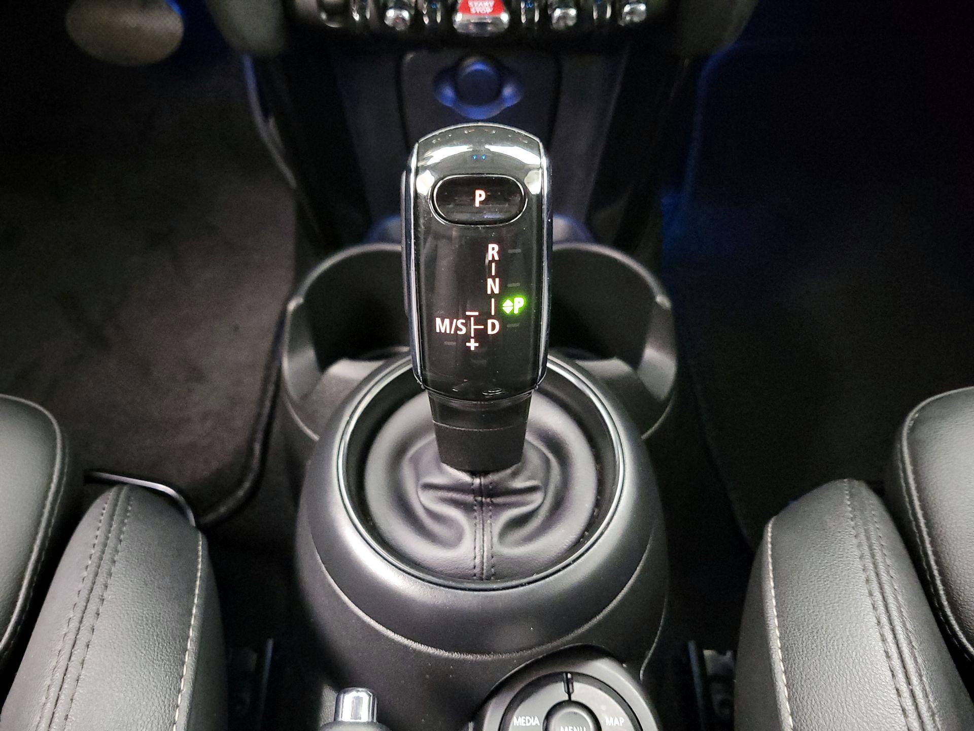 Thumbnail: 2023 MINI Cooper Hardtop - 17