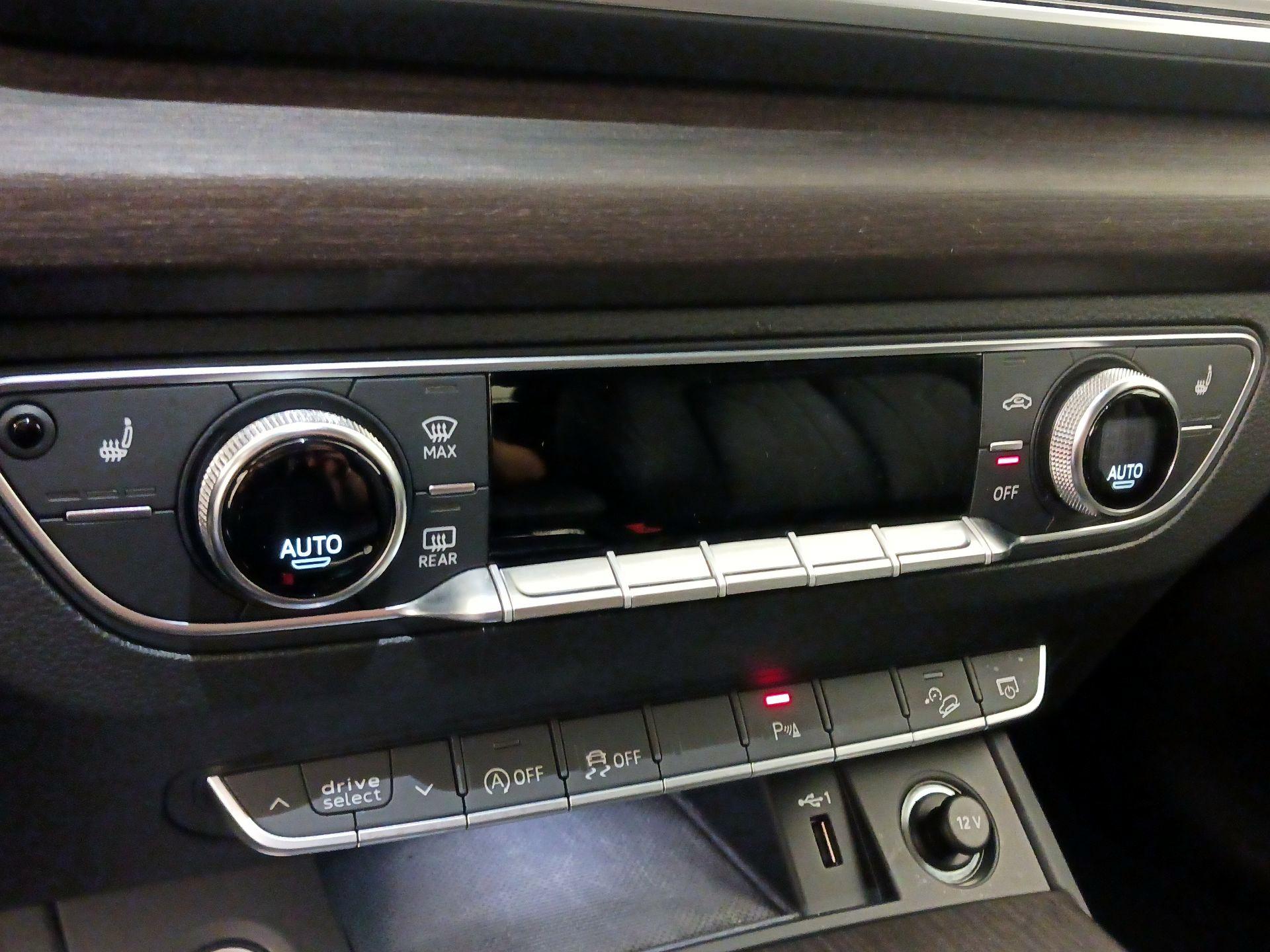 Thumbnail: 2021 Audi Q5 - 16