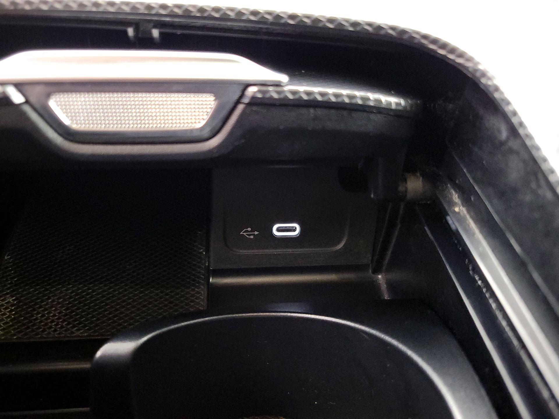 Thumbnail: 2022 Mercedes-Benz C-Class - 18