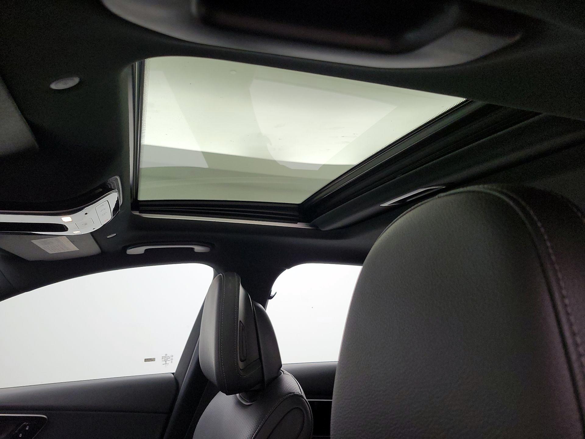 Thumbnail: 2022 Mercedes-Benz C-Class - 19