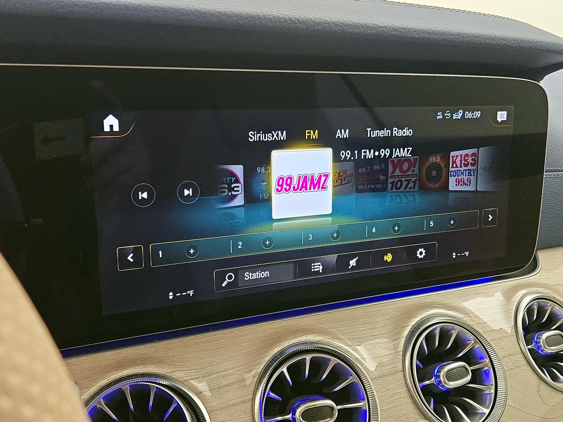 Thumbnail: 2022 Mercedes-Benz E-Class - 16