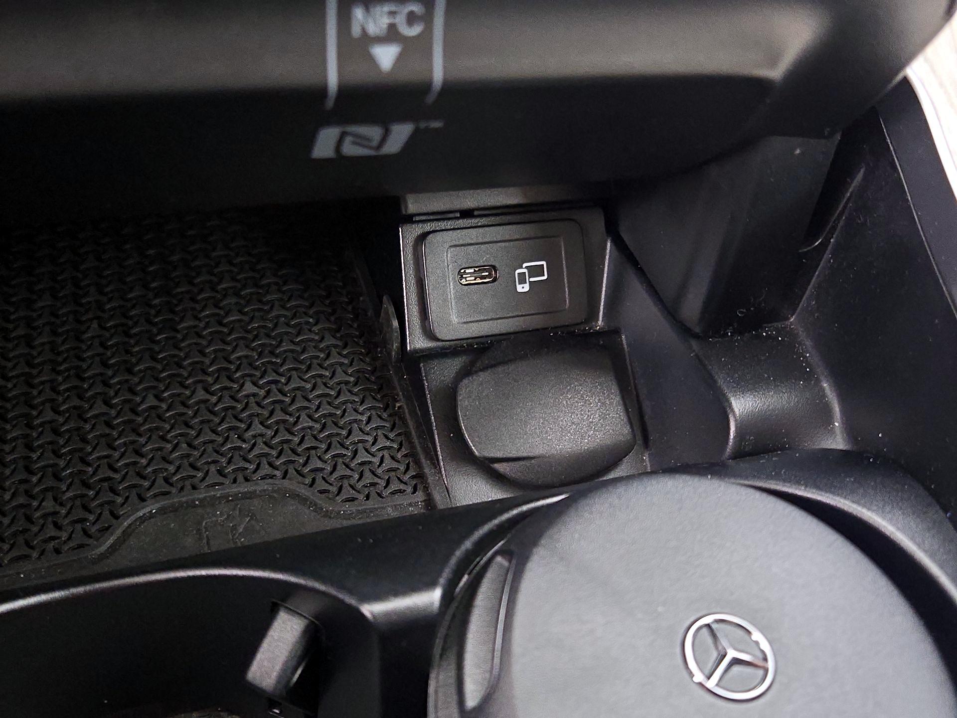 Thumbnail: 2022 Mercedes-Benz E-Class - 19