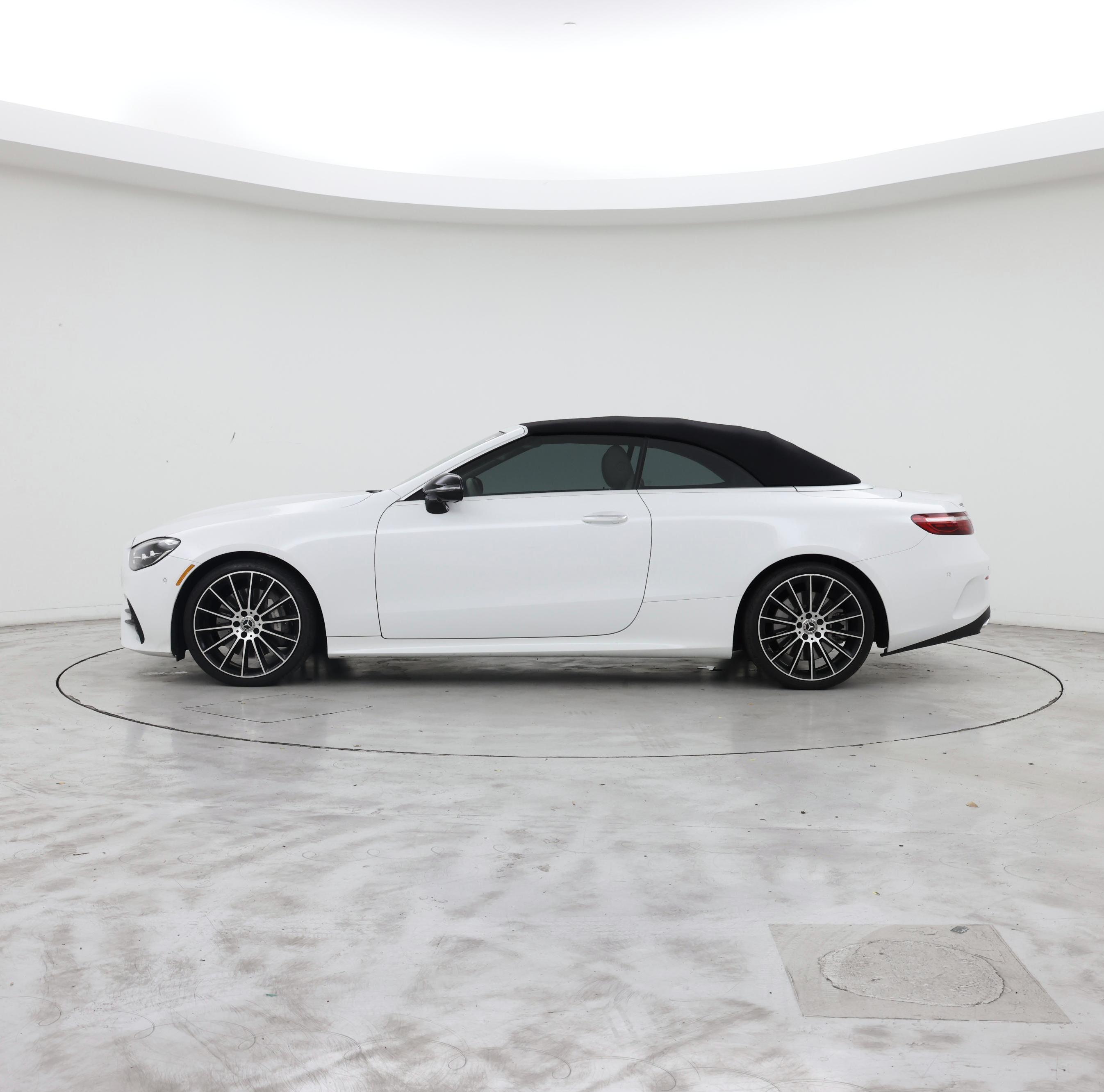 Thumbnail: 2022 Mercedes-Benz E-Class - 3