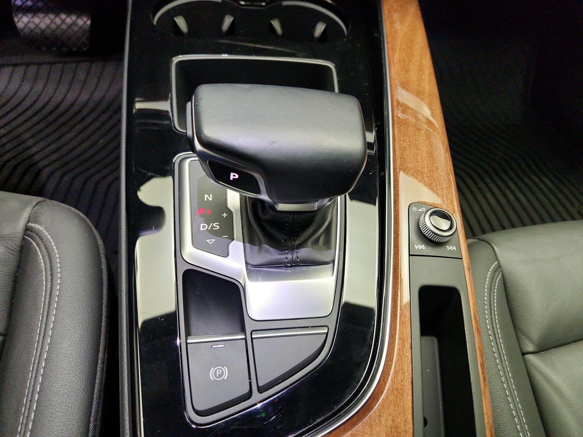 Thumbnail: 2022 Audi A4 - 17