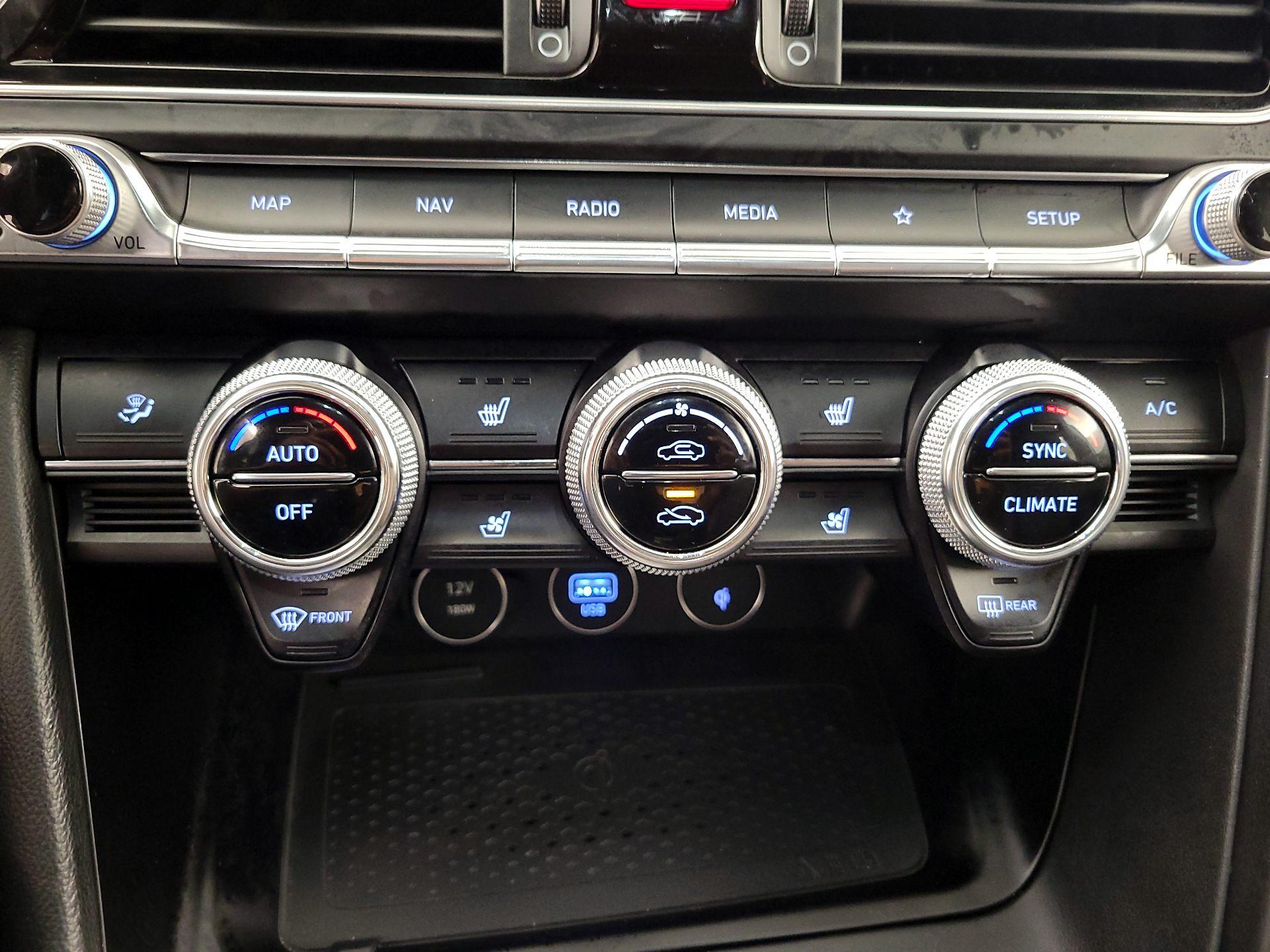 Thumbnail: 2023 Genesis G70 - 17