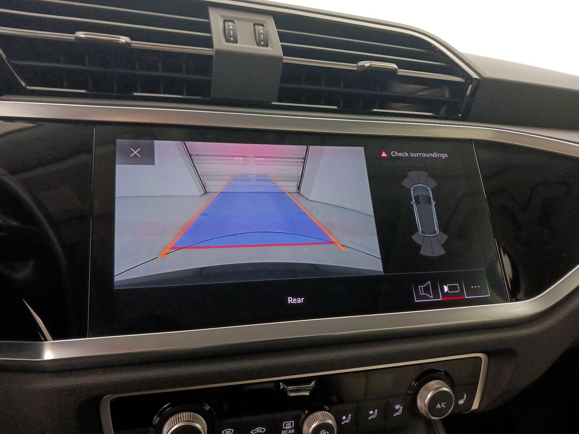 Thumbnail: 2020 Audi Q3 - 15