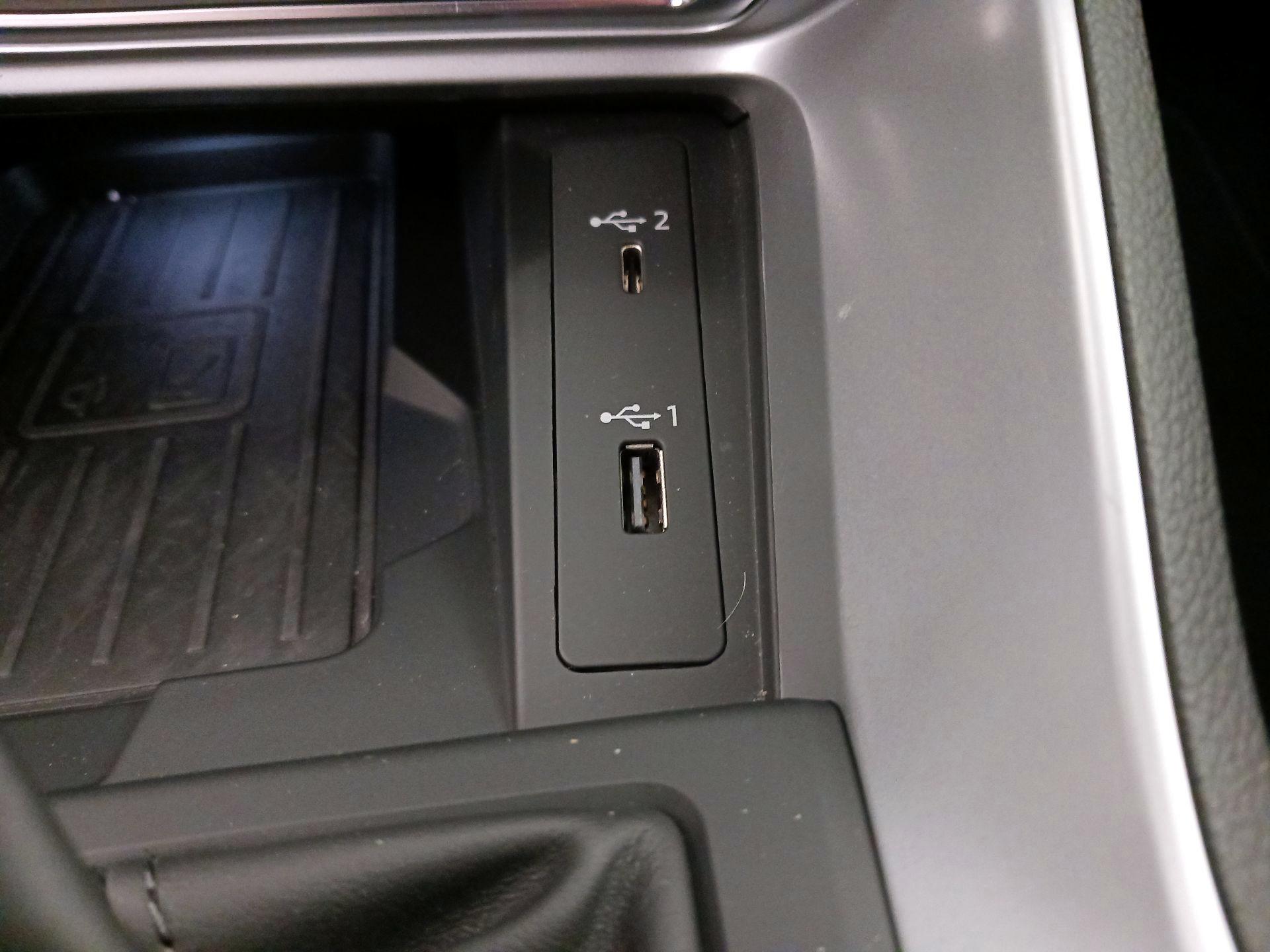 Thumbnail: 2020 Audi Q3 - 19