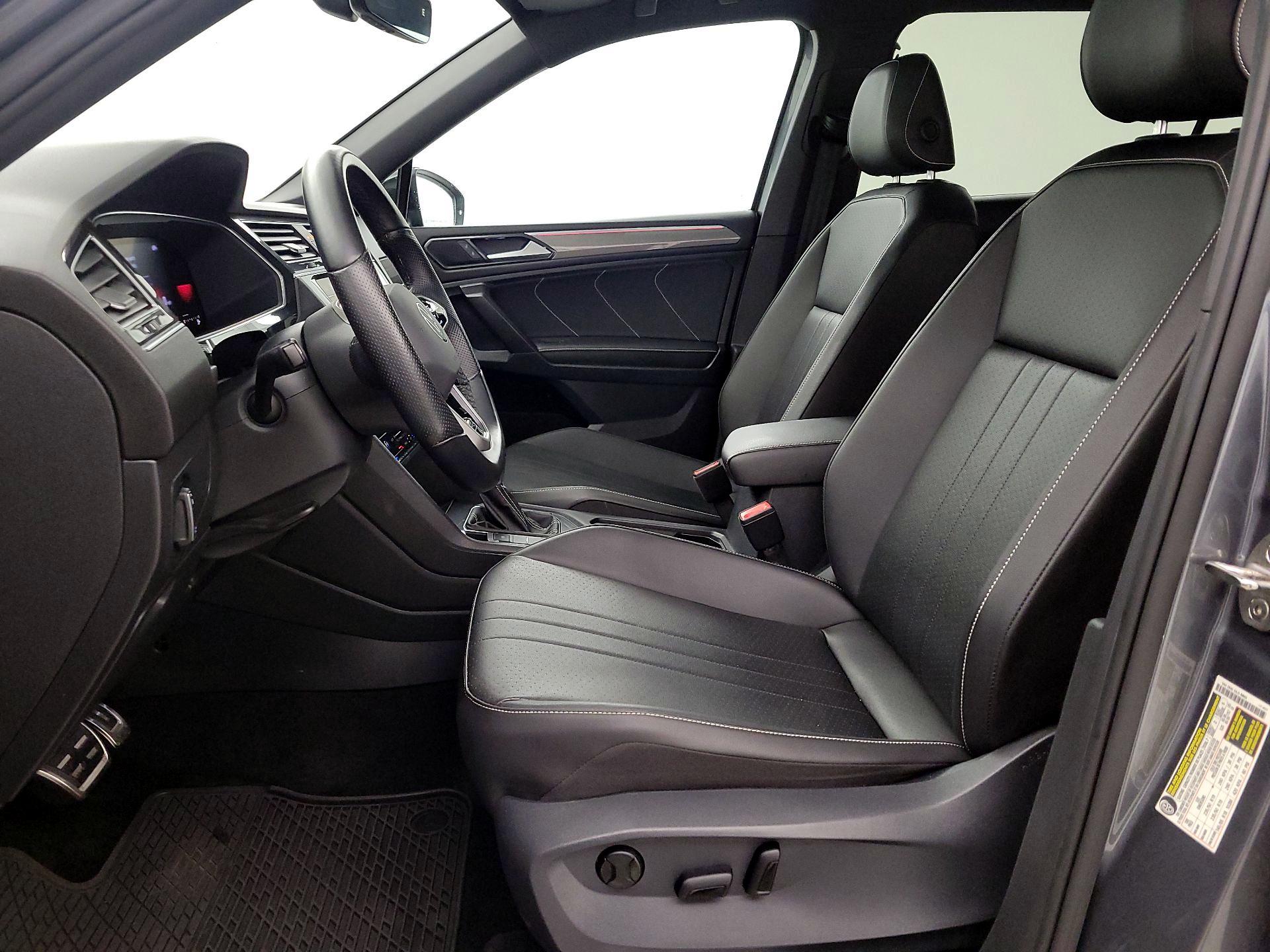 Thumbnail: 2022 Volkswagen Tiguan - 11