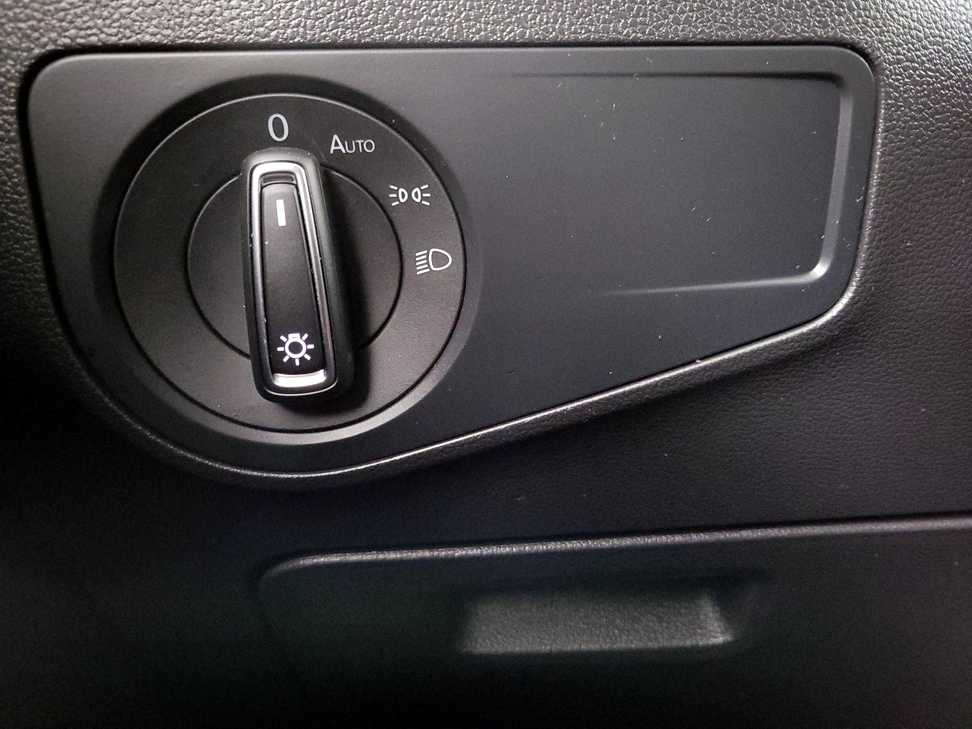 Thumbnail: 2022 Volkswagen Tiguan - 13