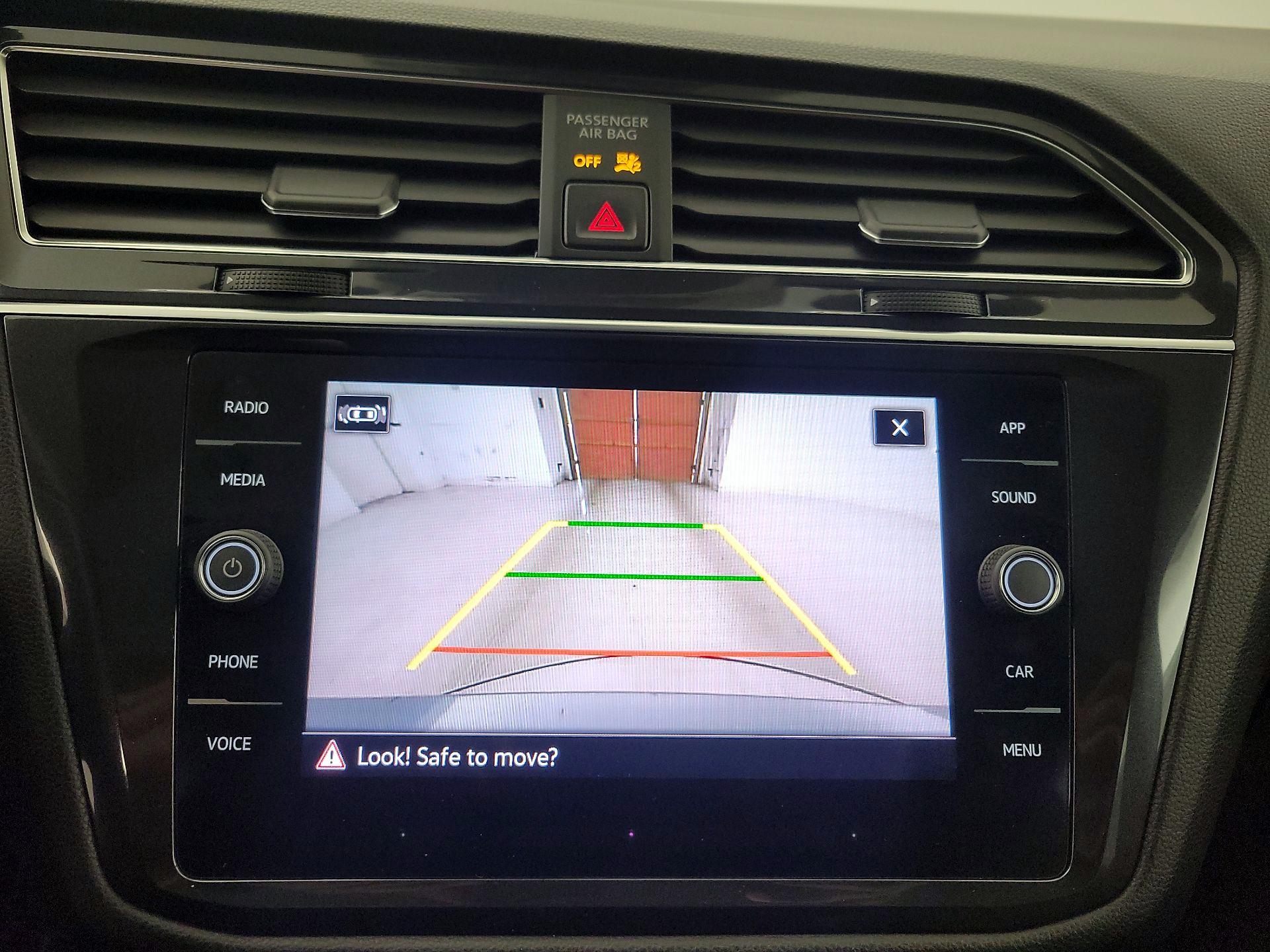 Thumbnail: 2022 Volkswagen Tiguan - 14