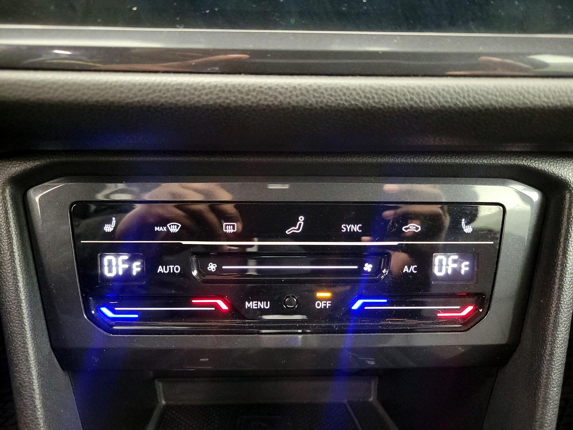 Thumbnail: 2022 Volkswagen Tiguan - 16