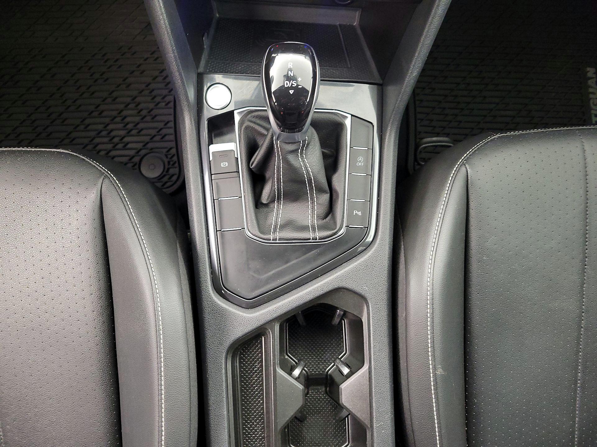 Thumbnail: 2022 Volkswagen Tiguan - 17