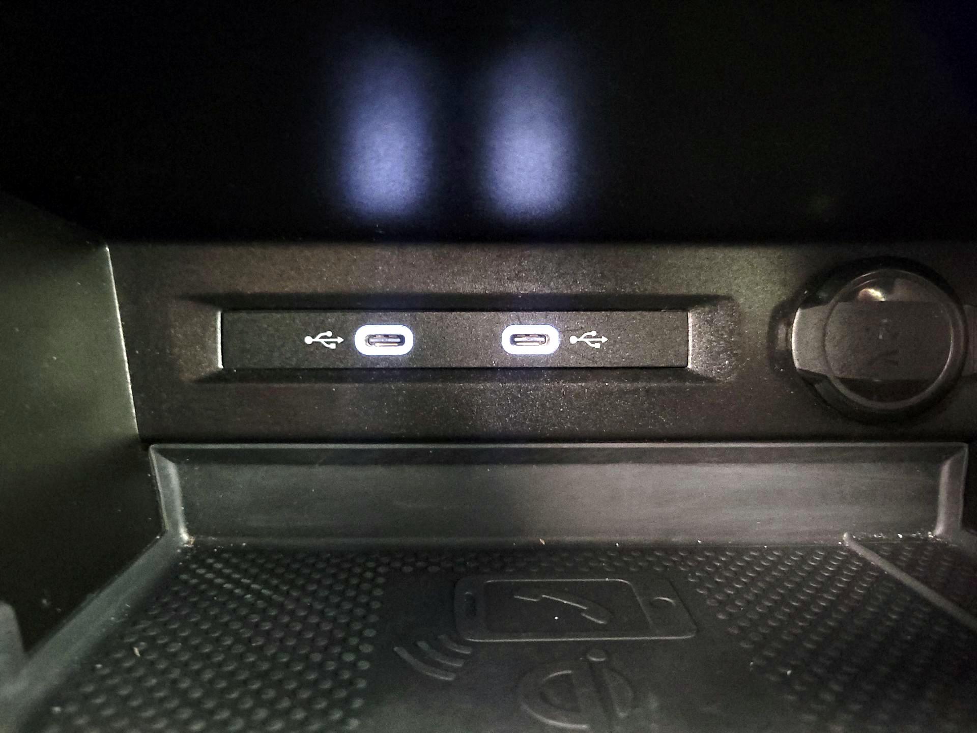 Thumbnail: 2022 Volkswagen Tiguan - 18