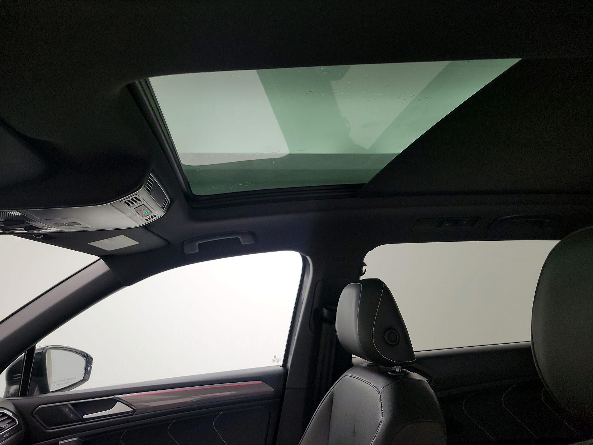 Thumbnail: 2022 Volkswagen Tiguan - 19