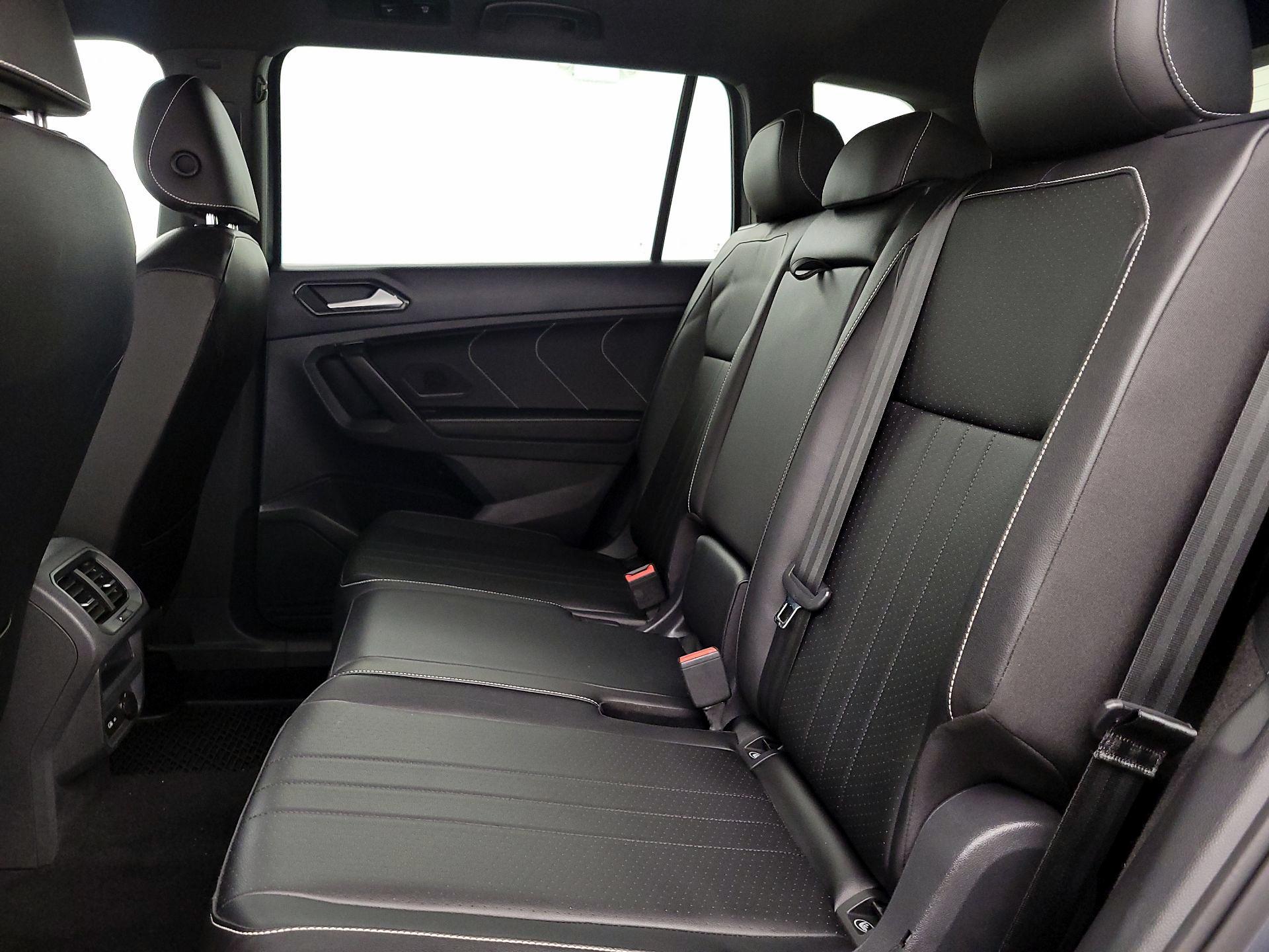 Thumbnail: 2022 Volkswagen Tiguan - 20