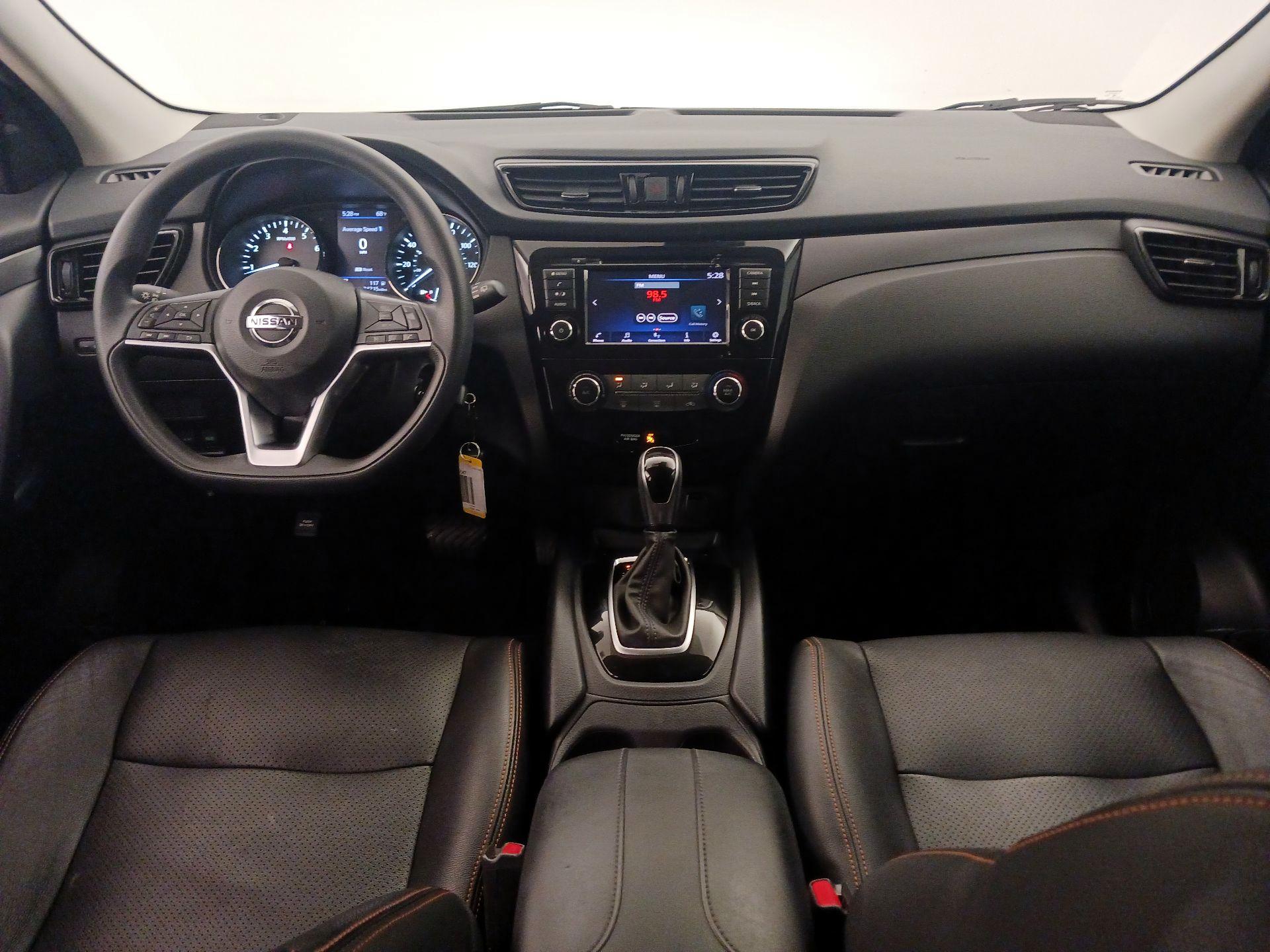 Thumbnail: 2021 Nissan Rogue Sport - 9