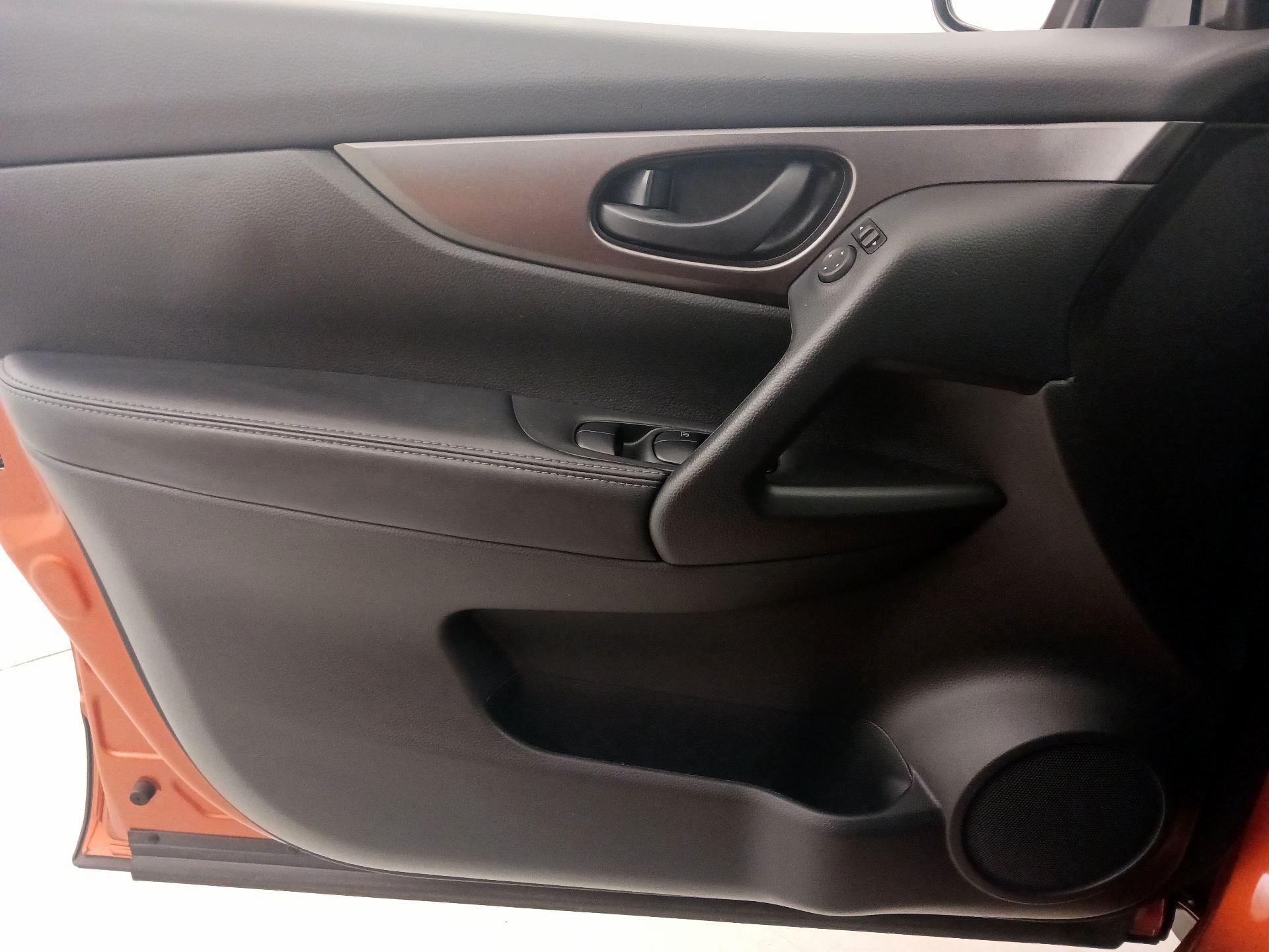 Thumbnail: 2021 Nissan Rogue Sport - 12