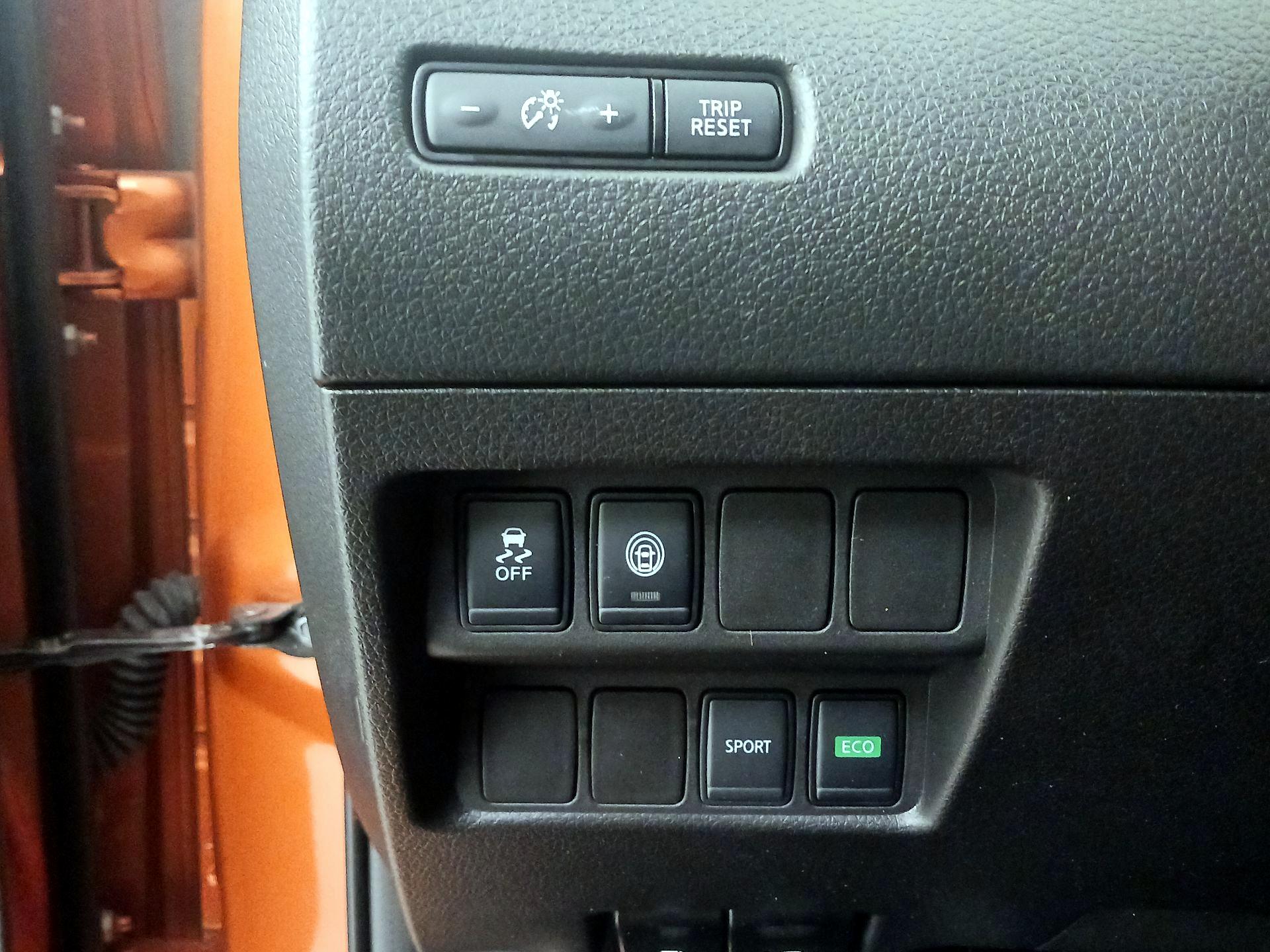 Thumbnail: 2021 Nissan Rogue Sport - 13