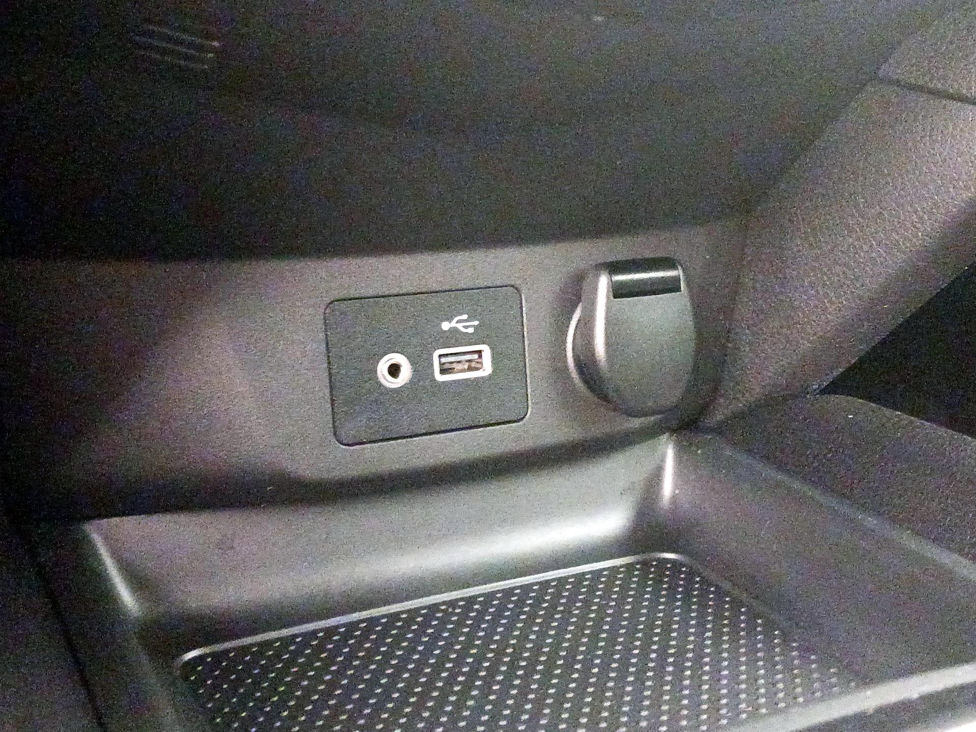 Thumbnail: 2021 Nissan Rogue Sport - 18