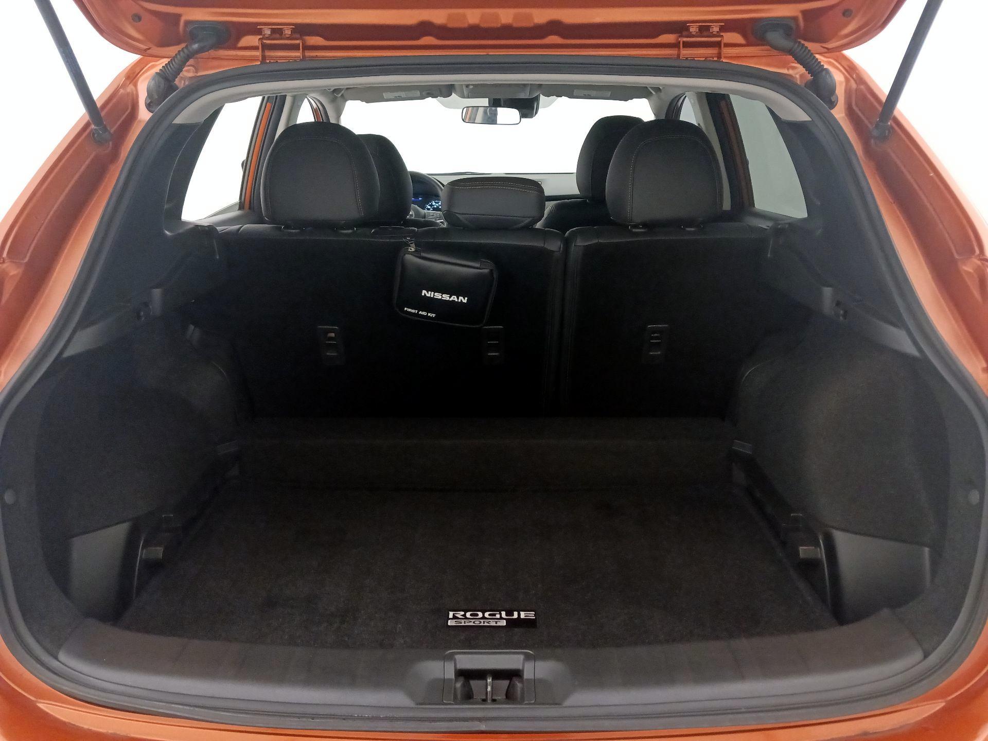 Thumbnail: 2021 Nissan Rogue Sport - 20