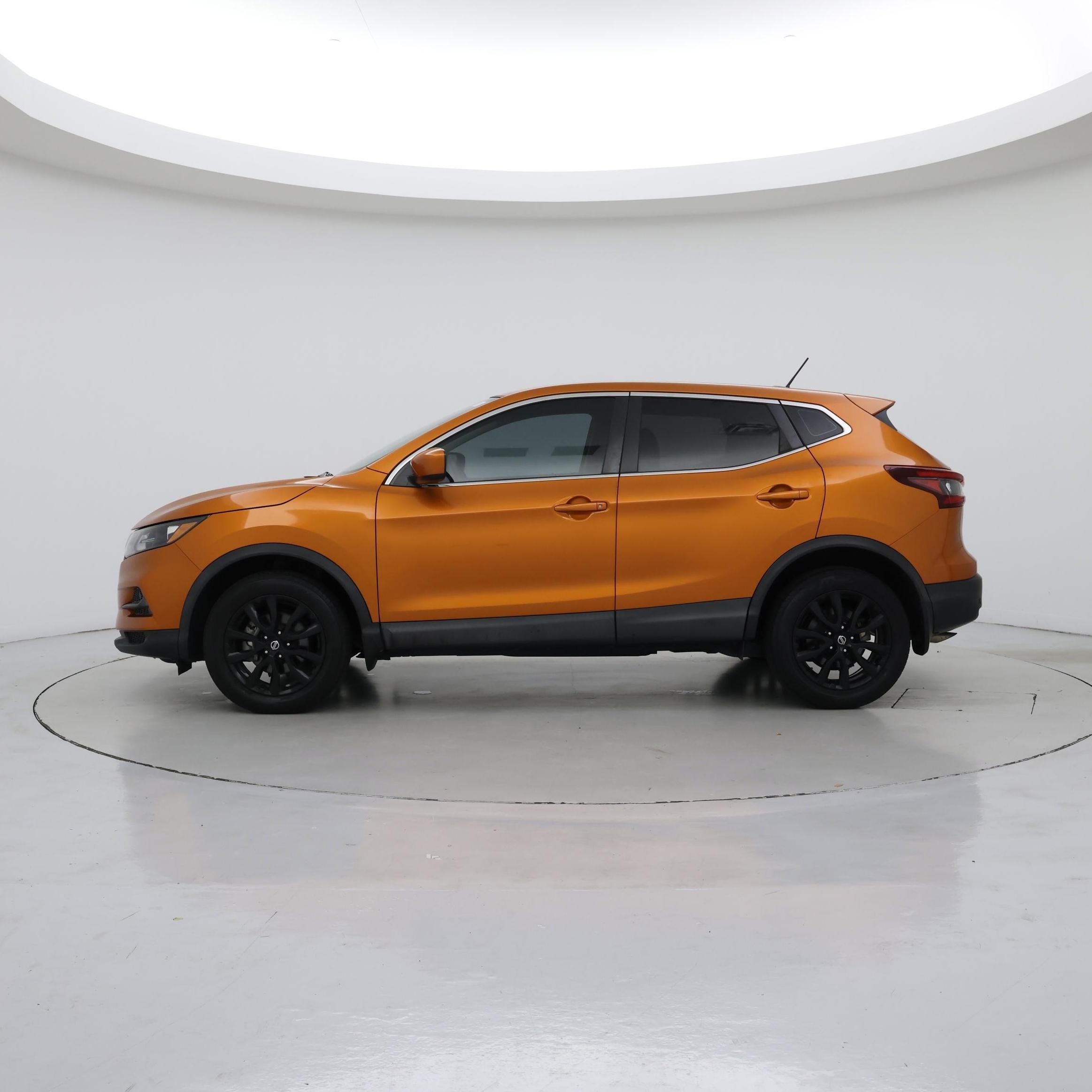 Thumbnail: 2021 Nissan Rogue Sport - 3