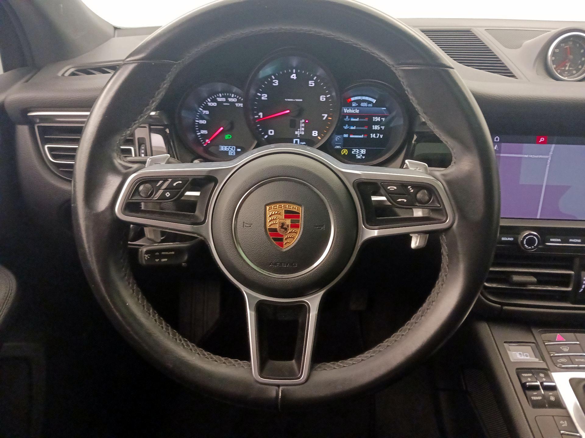 Thumbnail: 2020 Porsche Macan - 10