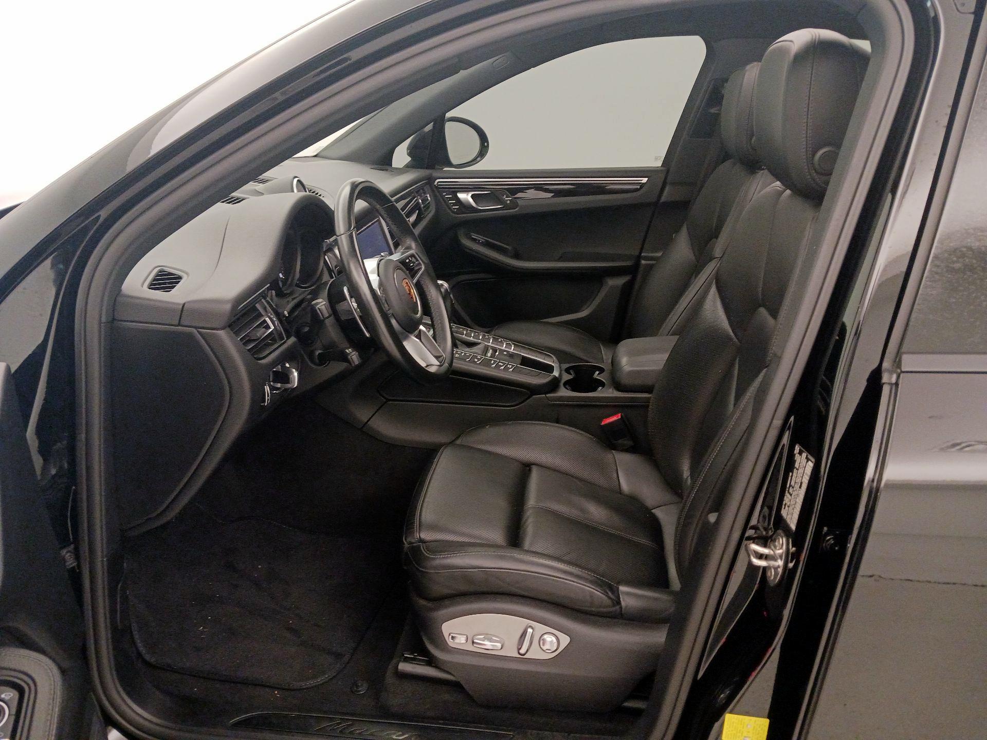 Thumbnail: 2020 Porsche Macan - 11