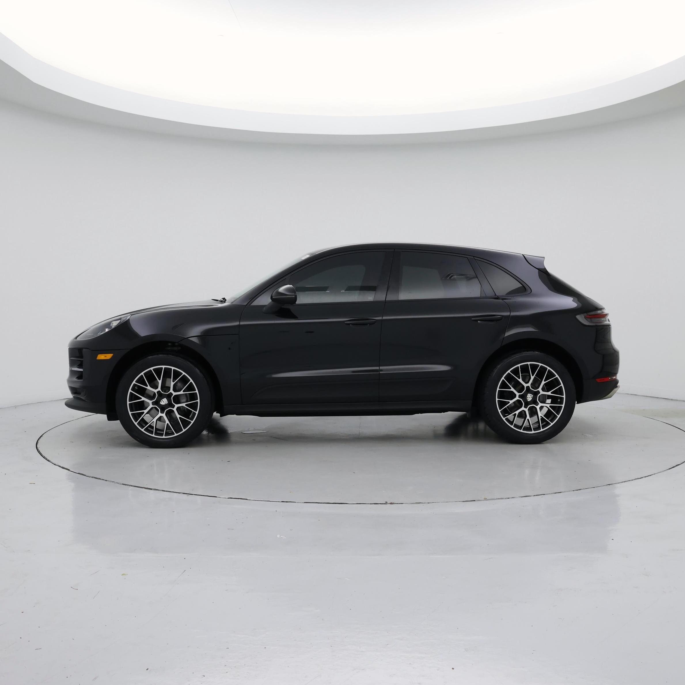 Thumbnail: 2020 Porsche Macan - 3