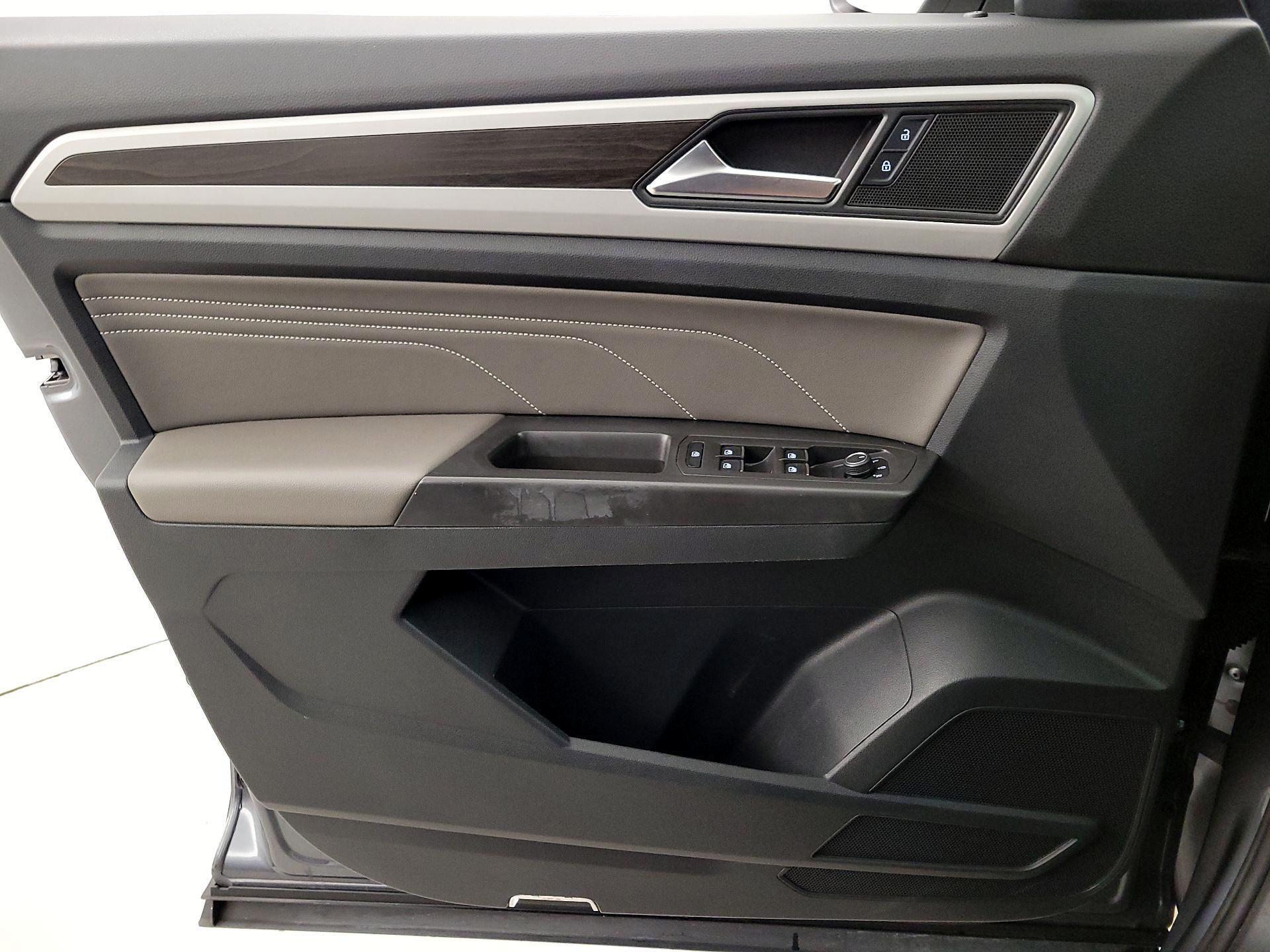 Thumbnail: 2022 Volkswagen Atlas - 12