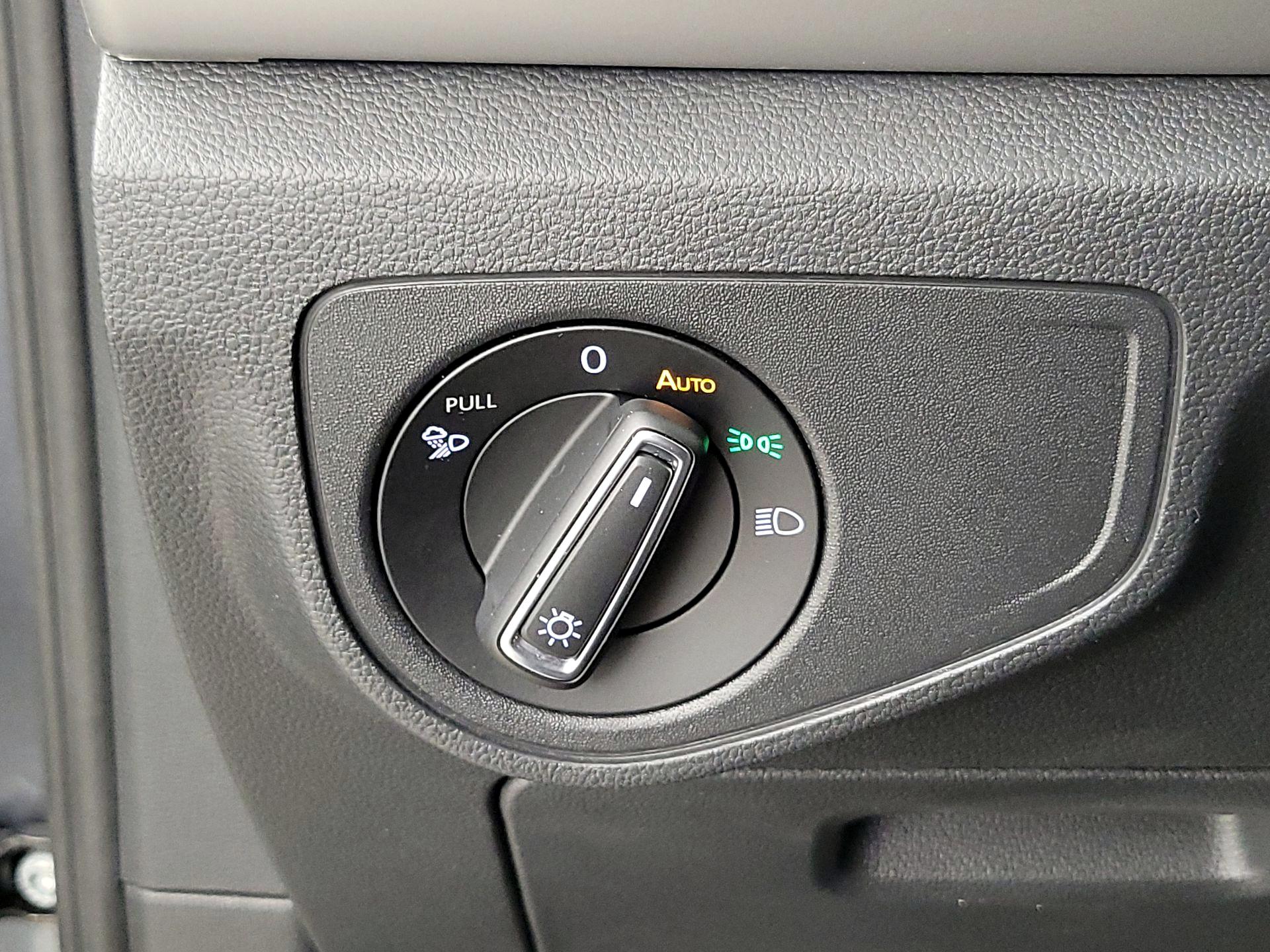 Thumbnail: 2022 Volkswagen Atlas - 13