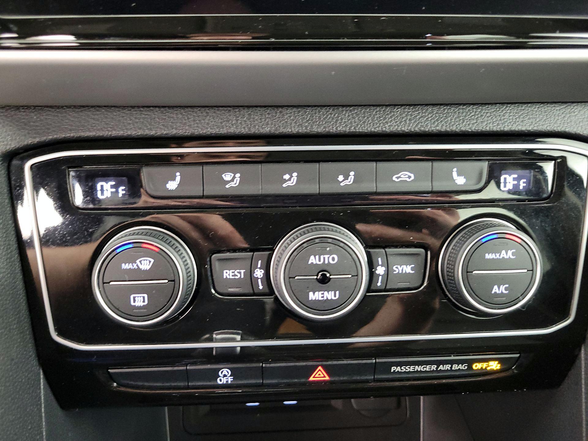 Thumbnail: 2022 Volkswagen Atlas - 16