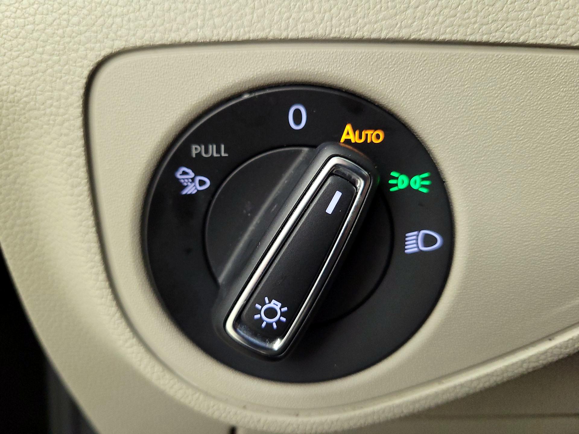 Thumbnail: 2022 Volkswagen Atlas - 13