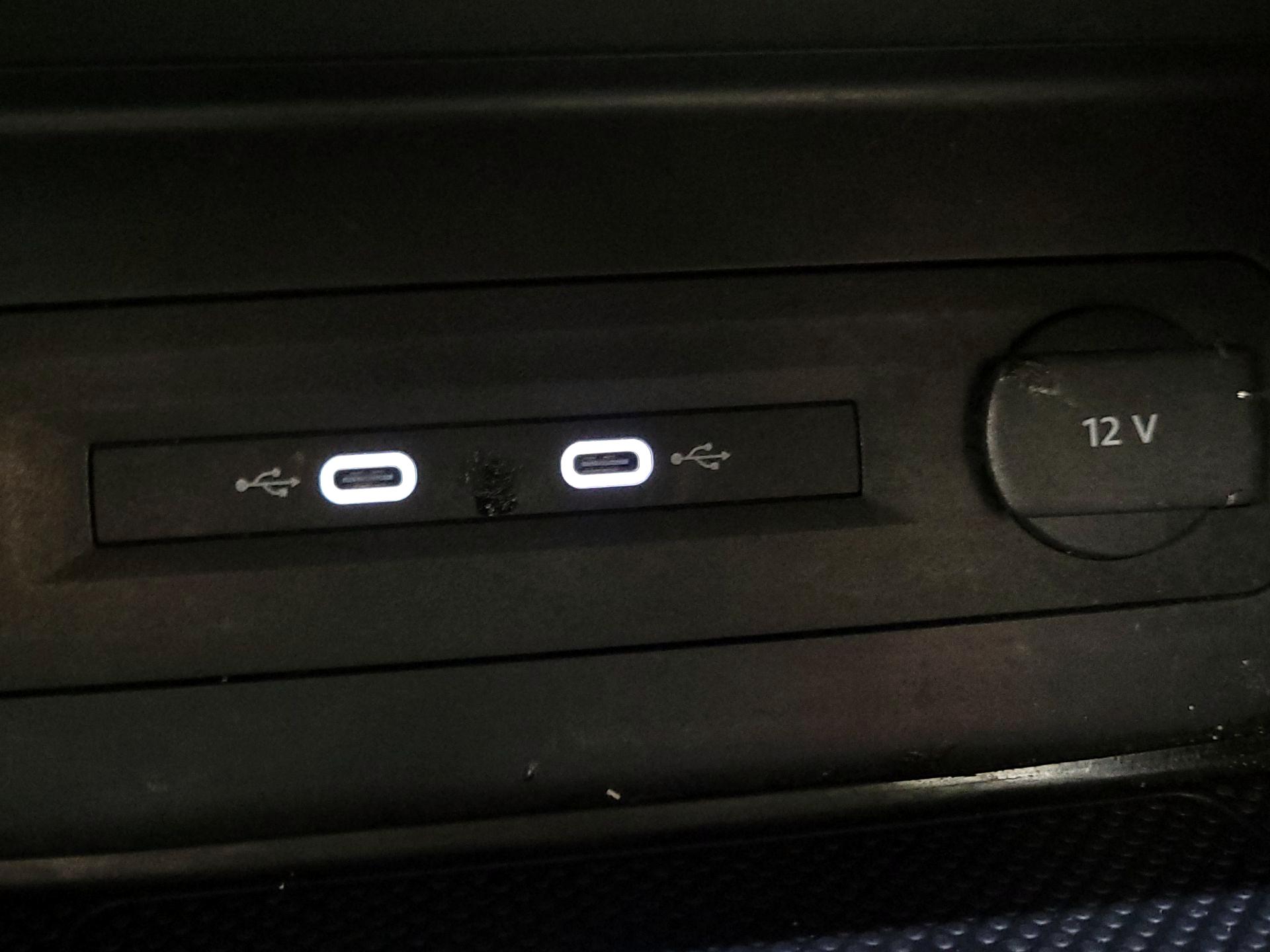 Thumbnail: 2022 Volkswagen Atlas - 18