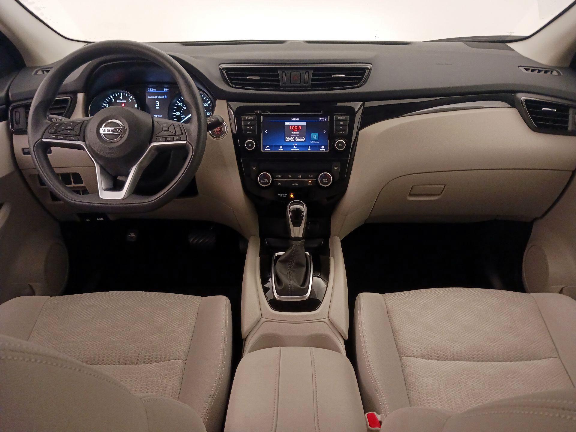 Thumbnail: 2020 Nissan Rogue Sport - 9