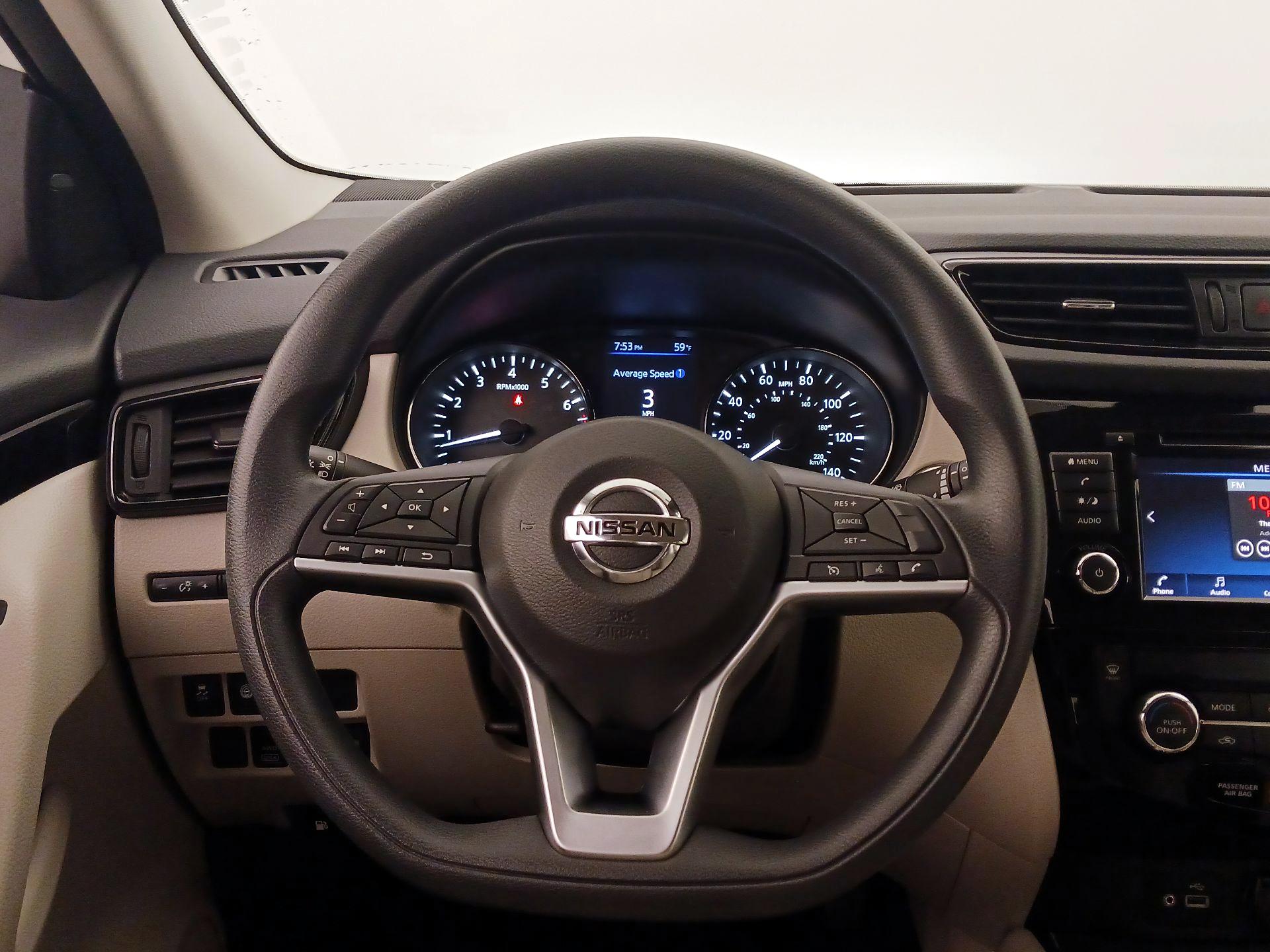 Thumbnail: 2020 Nissan Rogue Sport - 10