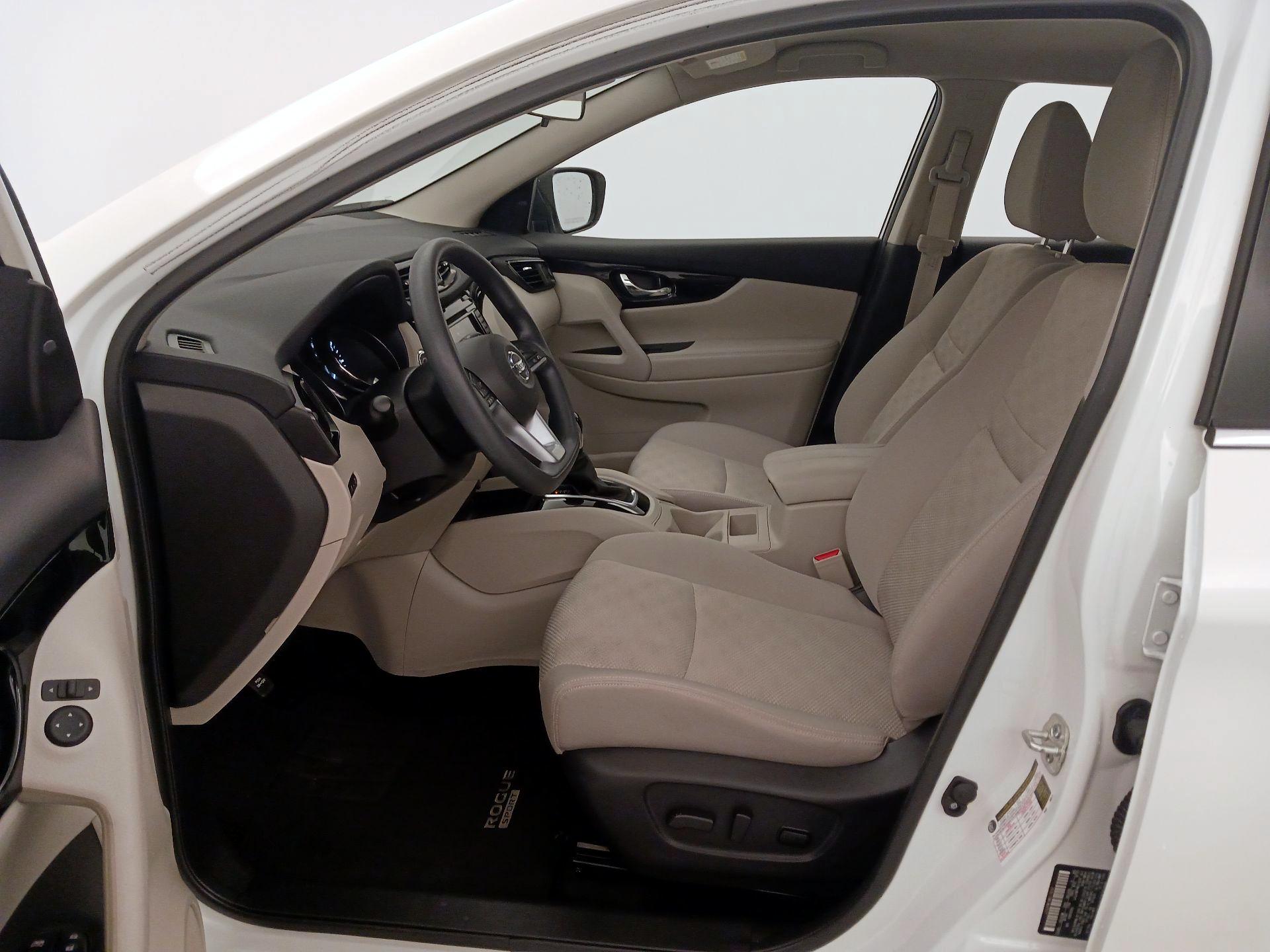 Thumbnail: 2020 Nissan Rogue Sport - 11