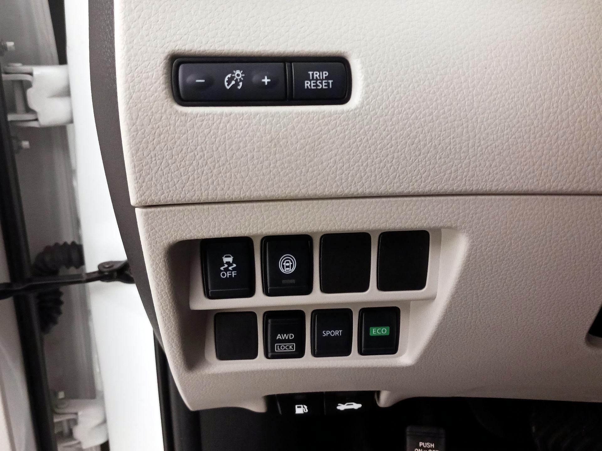 Thumbnail: 2020 Nissan Rogue Sport - 13