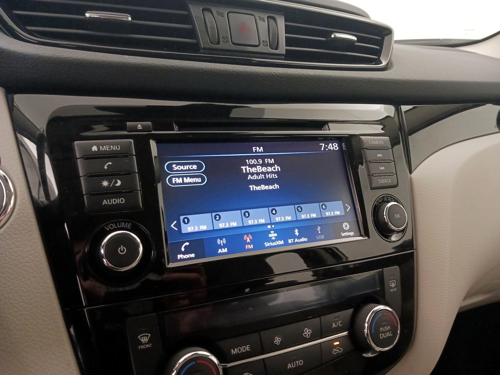 Thumbnail: 2020 Nissan Rogue Sport - 15