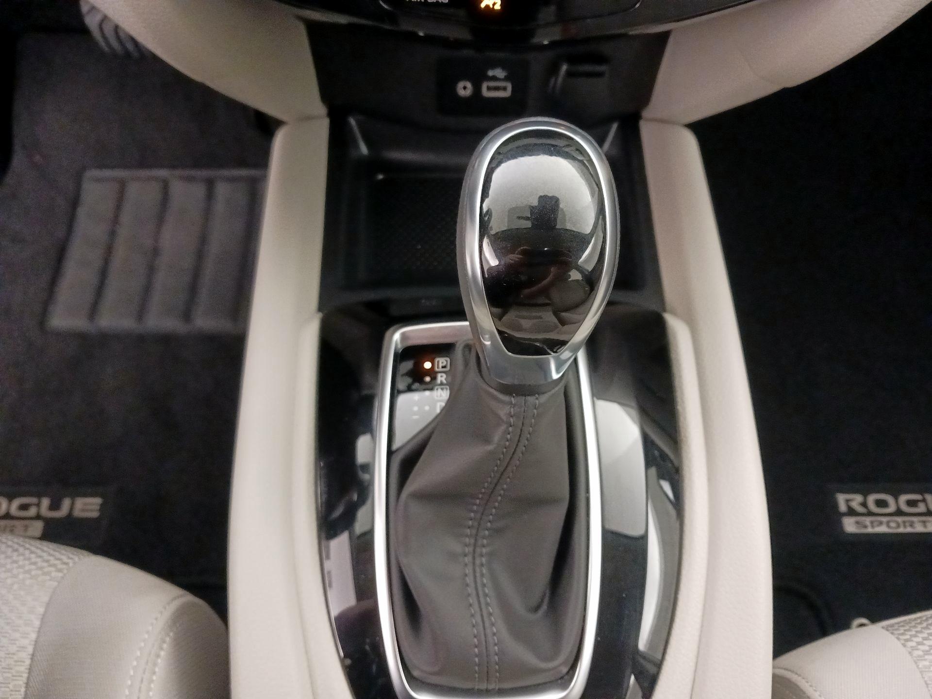 Thumbnail: 2020 Nissan Rogue Sport - 17