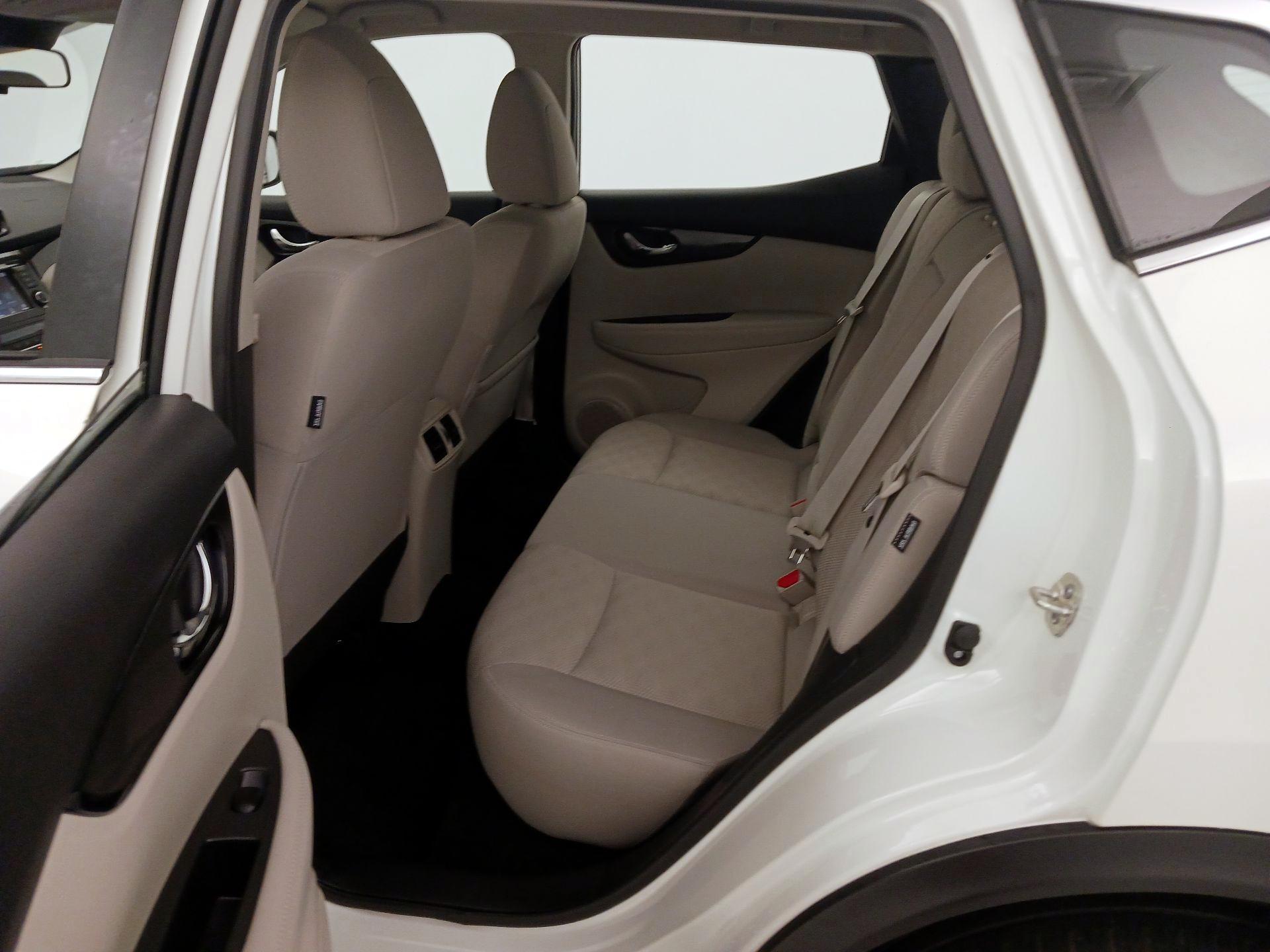 Thumbnail: 2020 Nissan Rogue Sport - 19