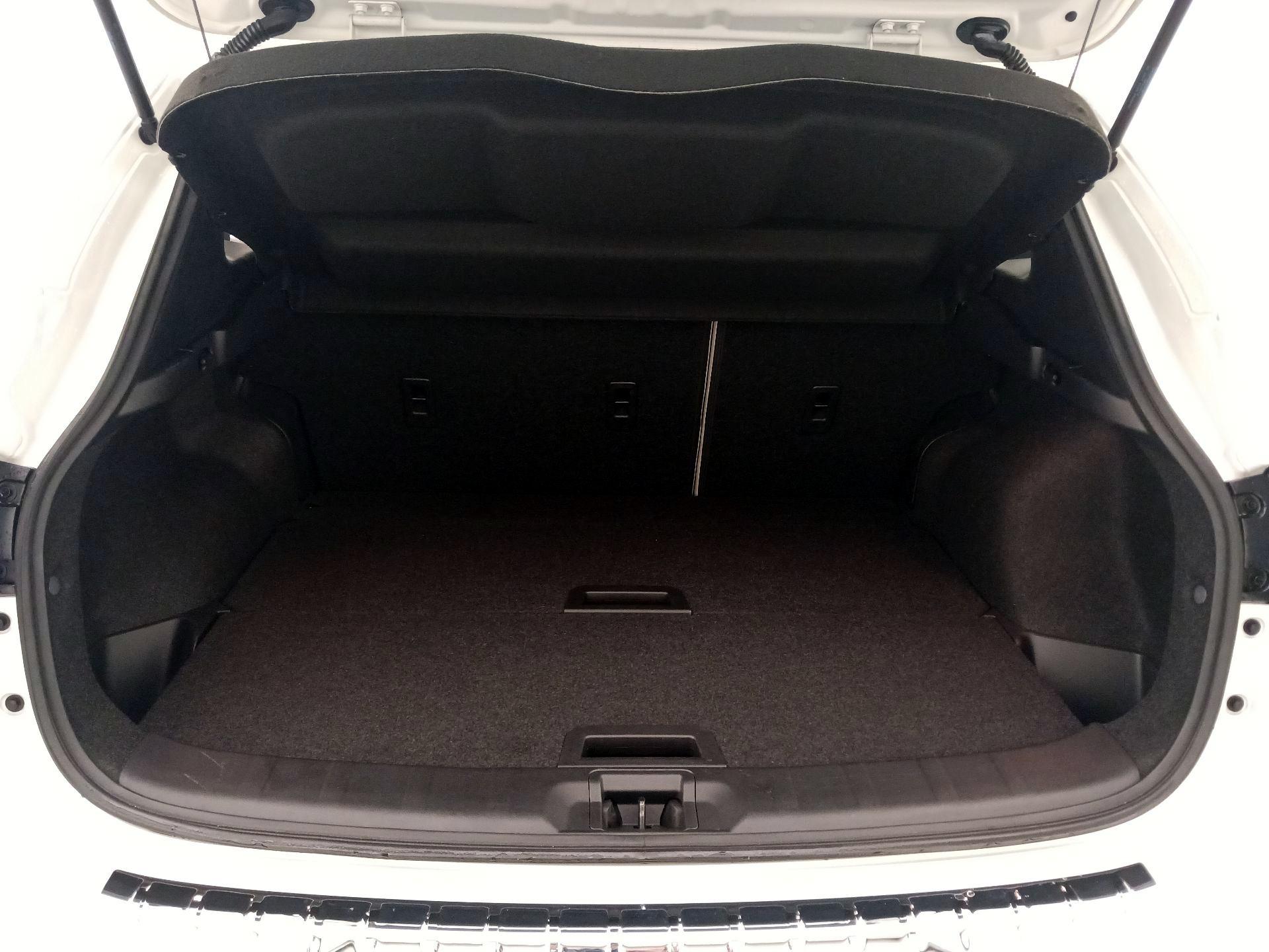 Thumbnail: 2020 Nissan Rogue Sport - 20