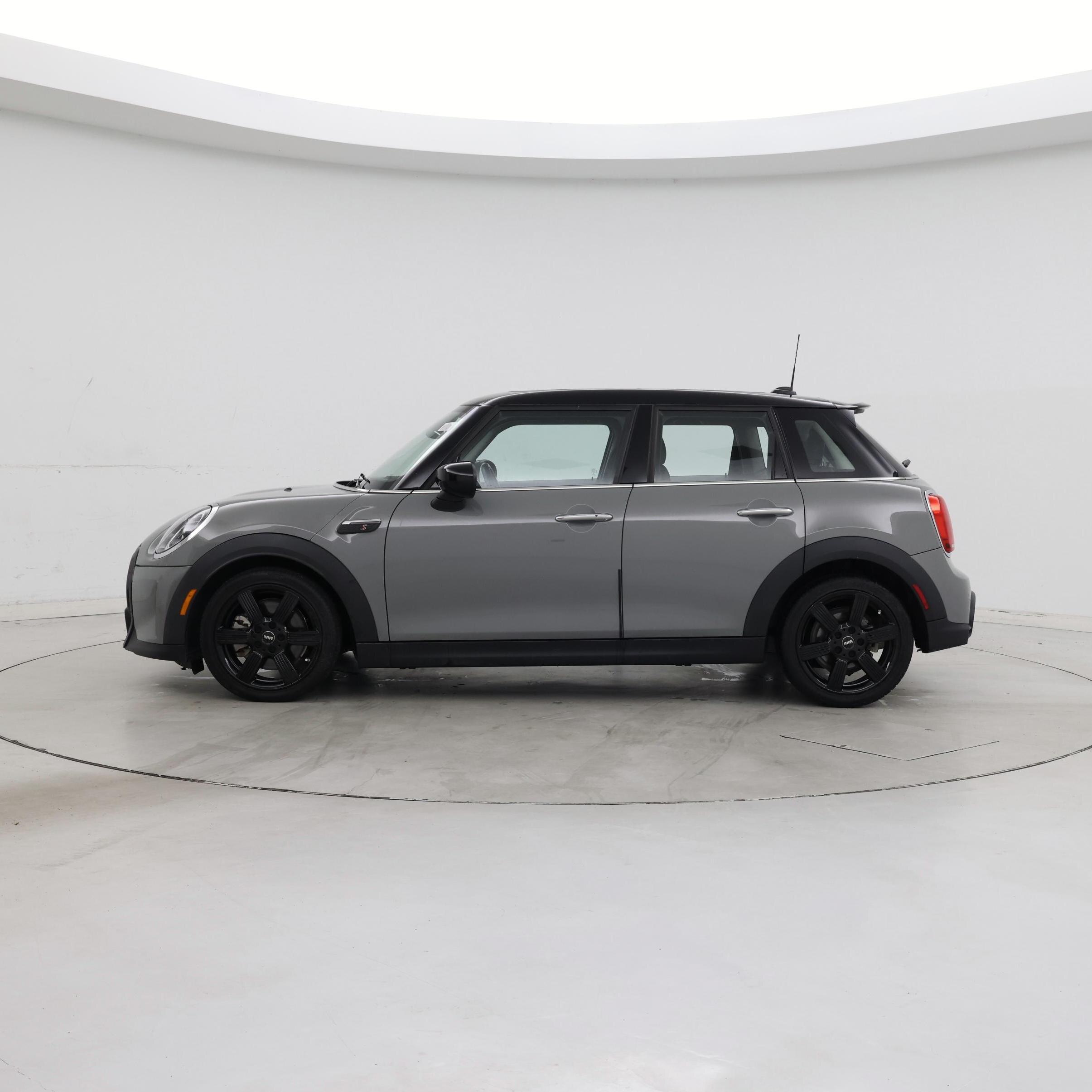 Thumbnail: 2023 MINI Cooper Hardtop - 3
