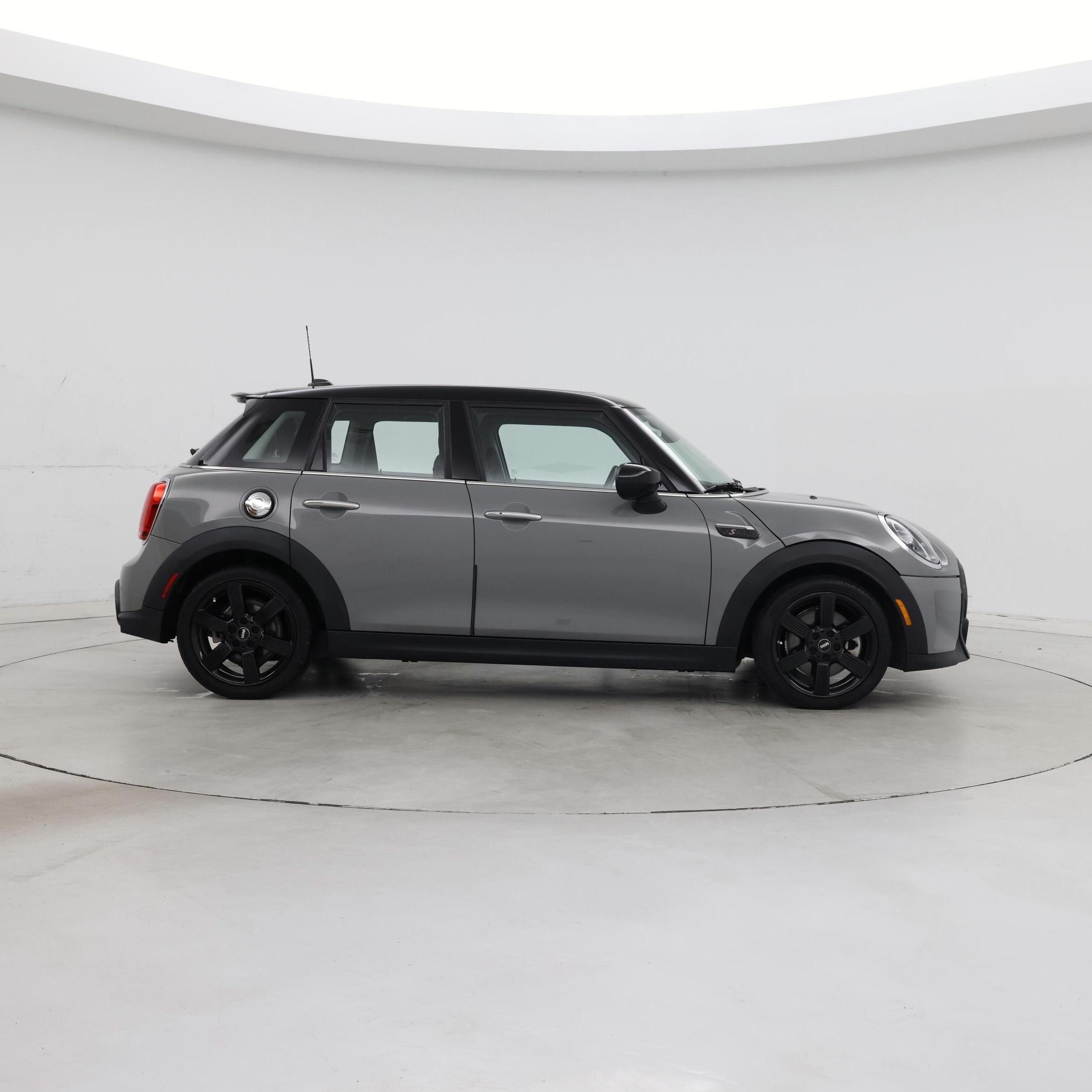 Thumbnail: 2023 MINI Cooper Hardtop - 7